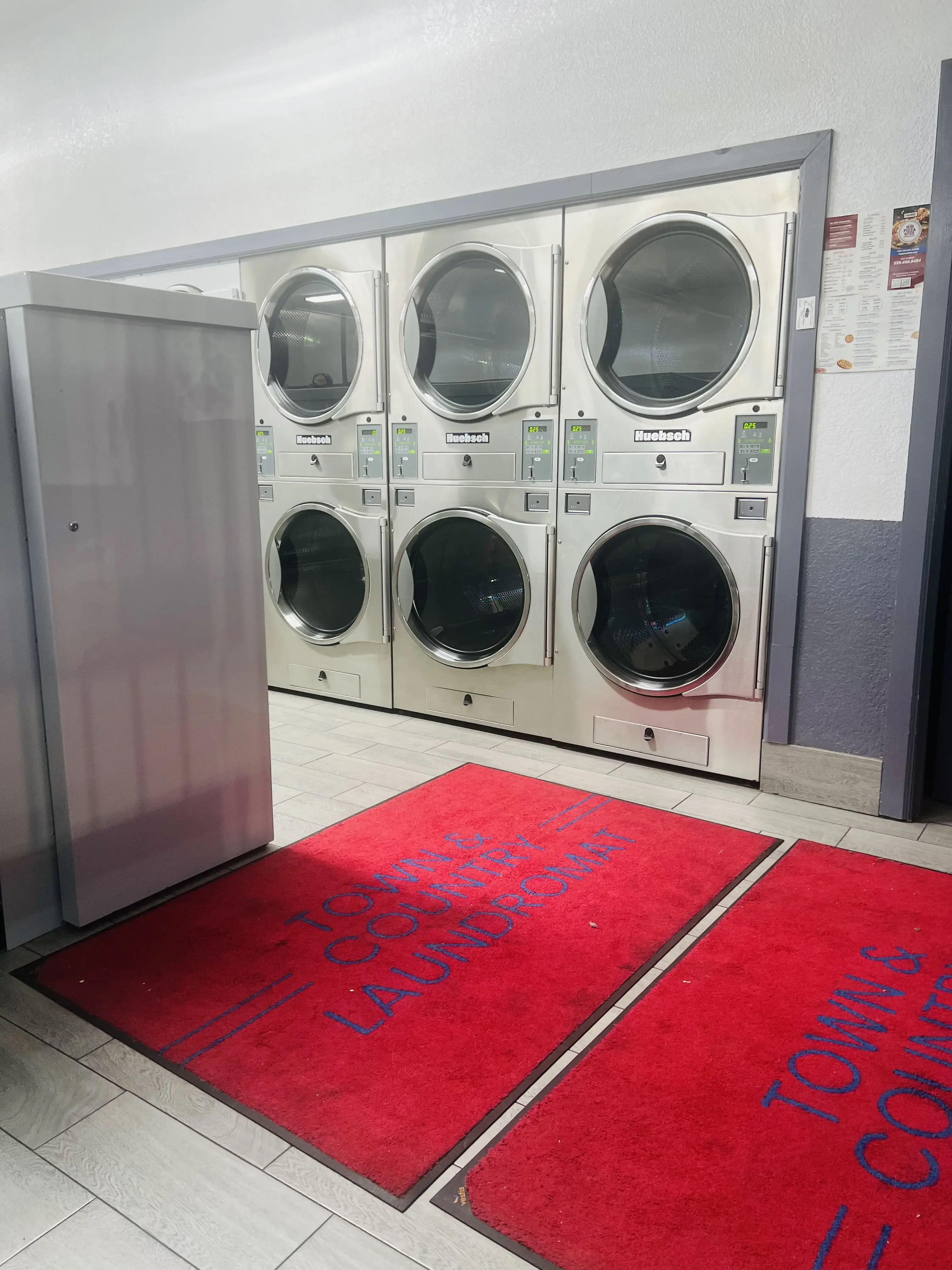 Town & Country Laundromat - Image 9