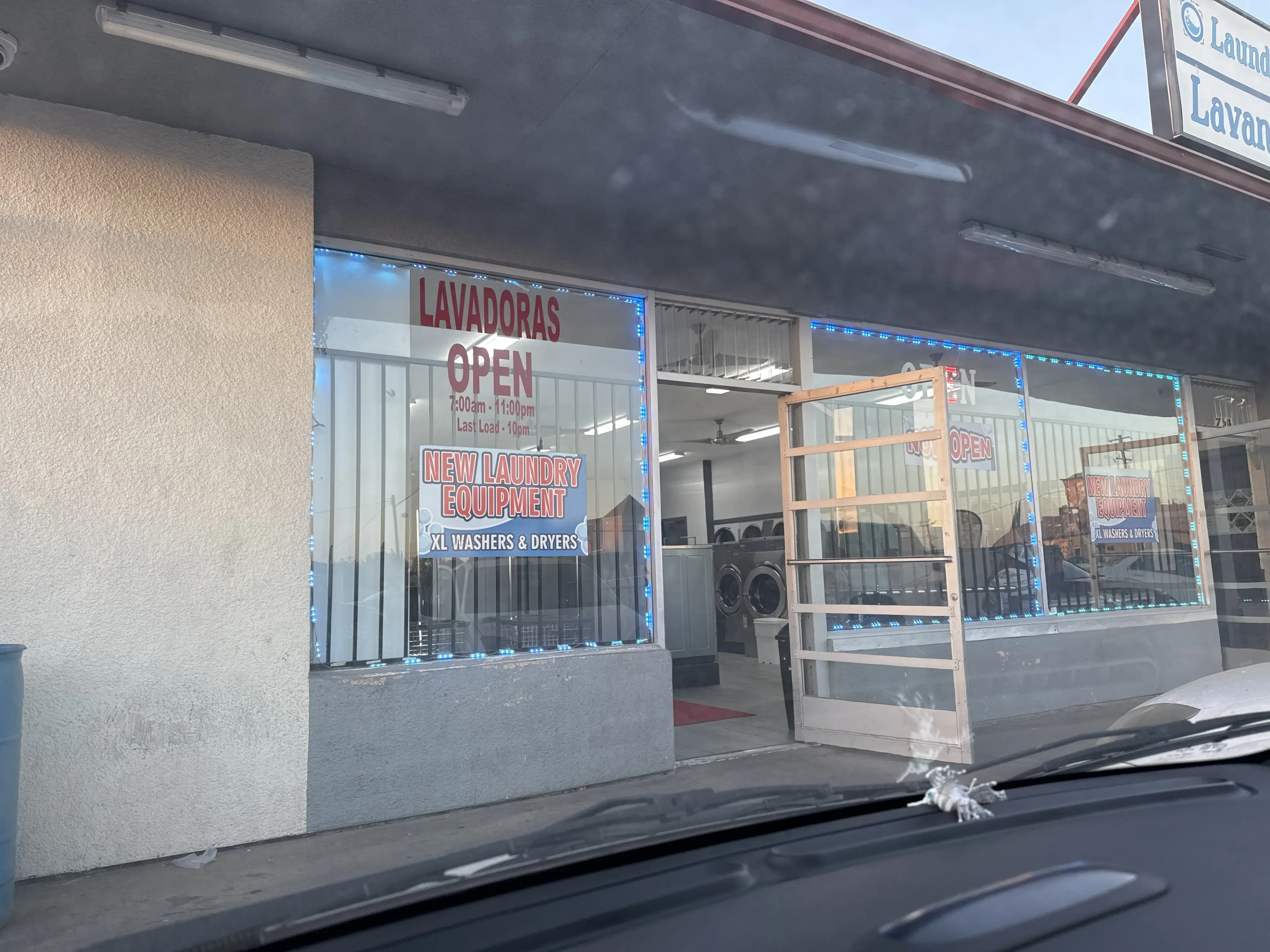 Town & Country Laundromat - Image 3