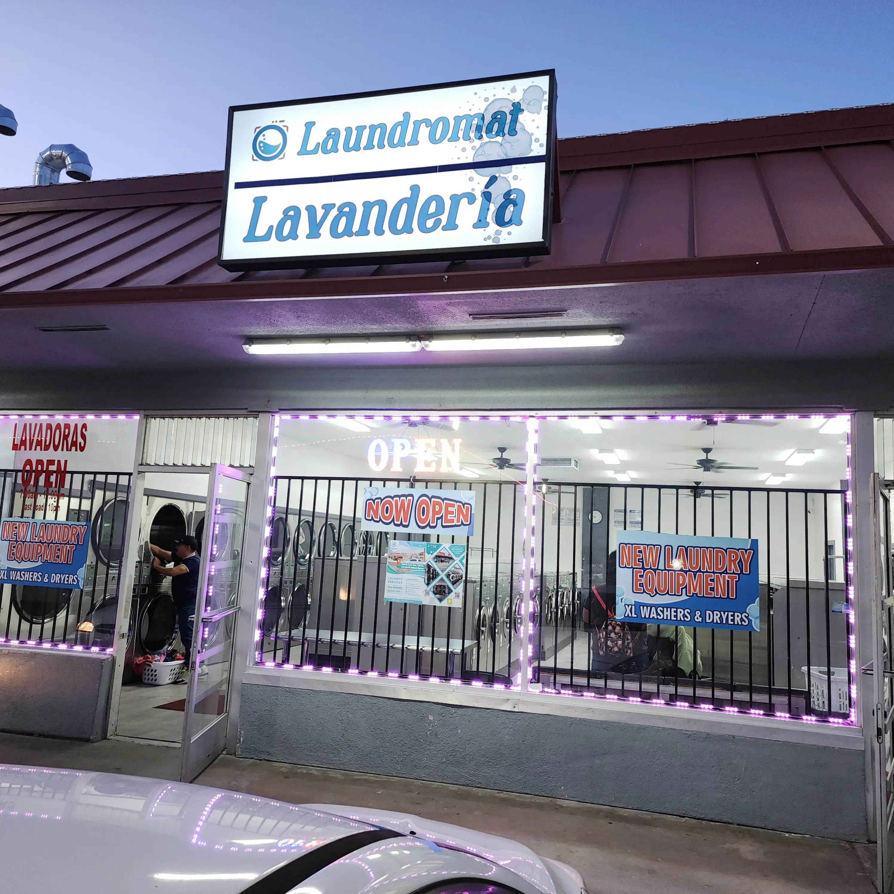 Town & Country Laundromat thumbnail 4