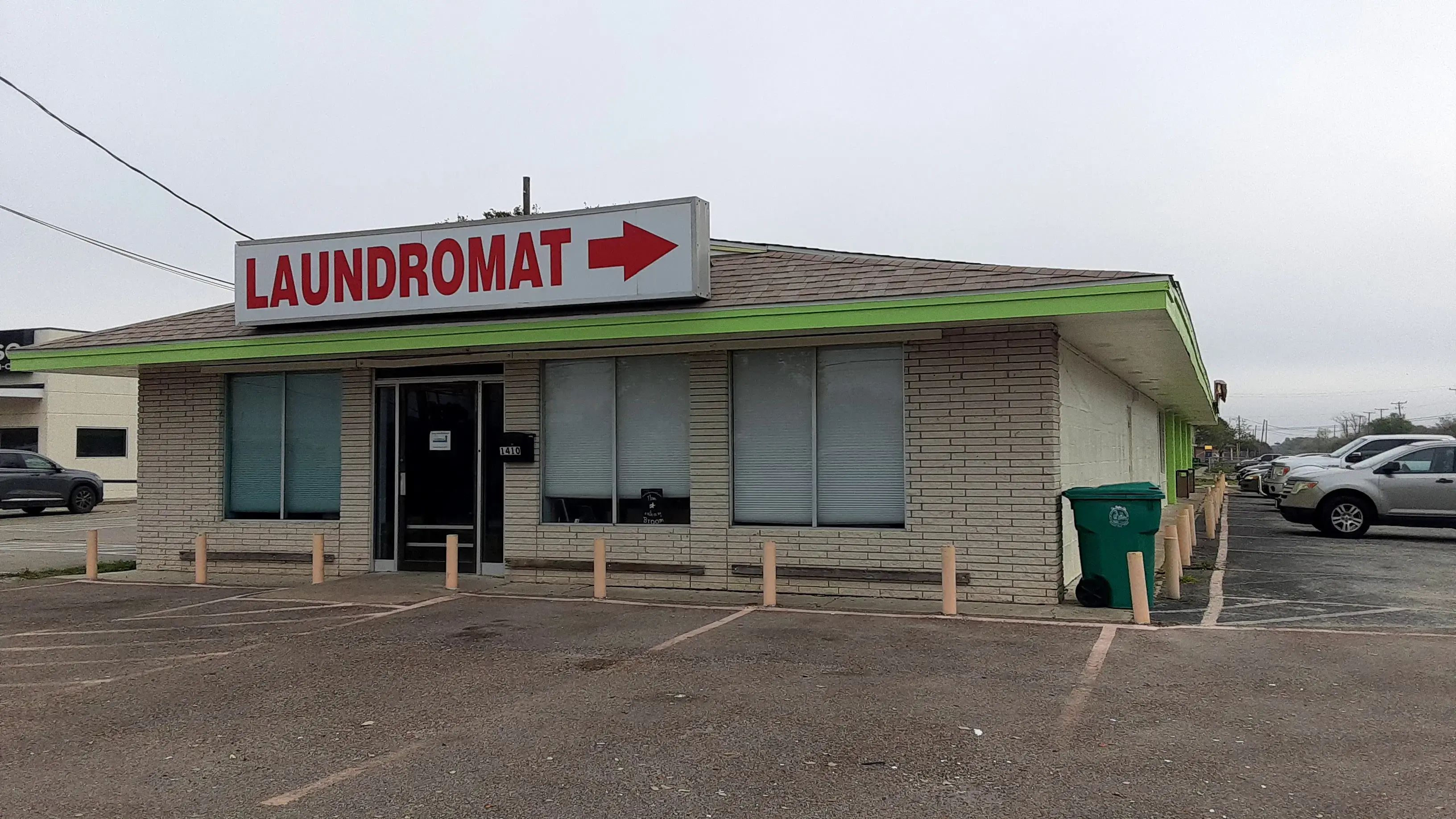 Town & Country Laundry - Image 3