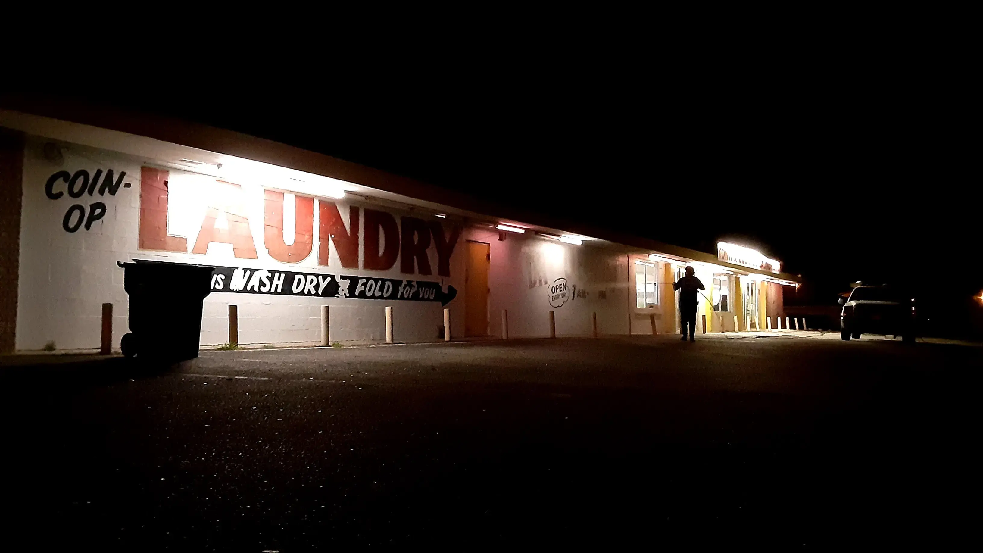 Town & Country Laundry thumbnail 4