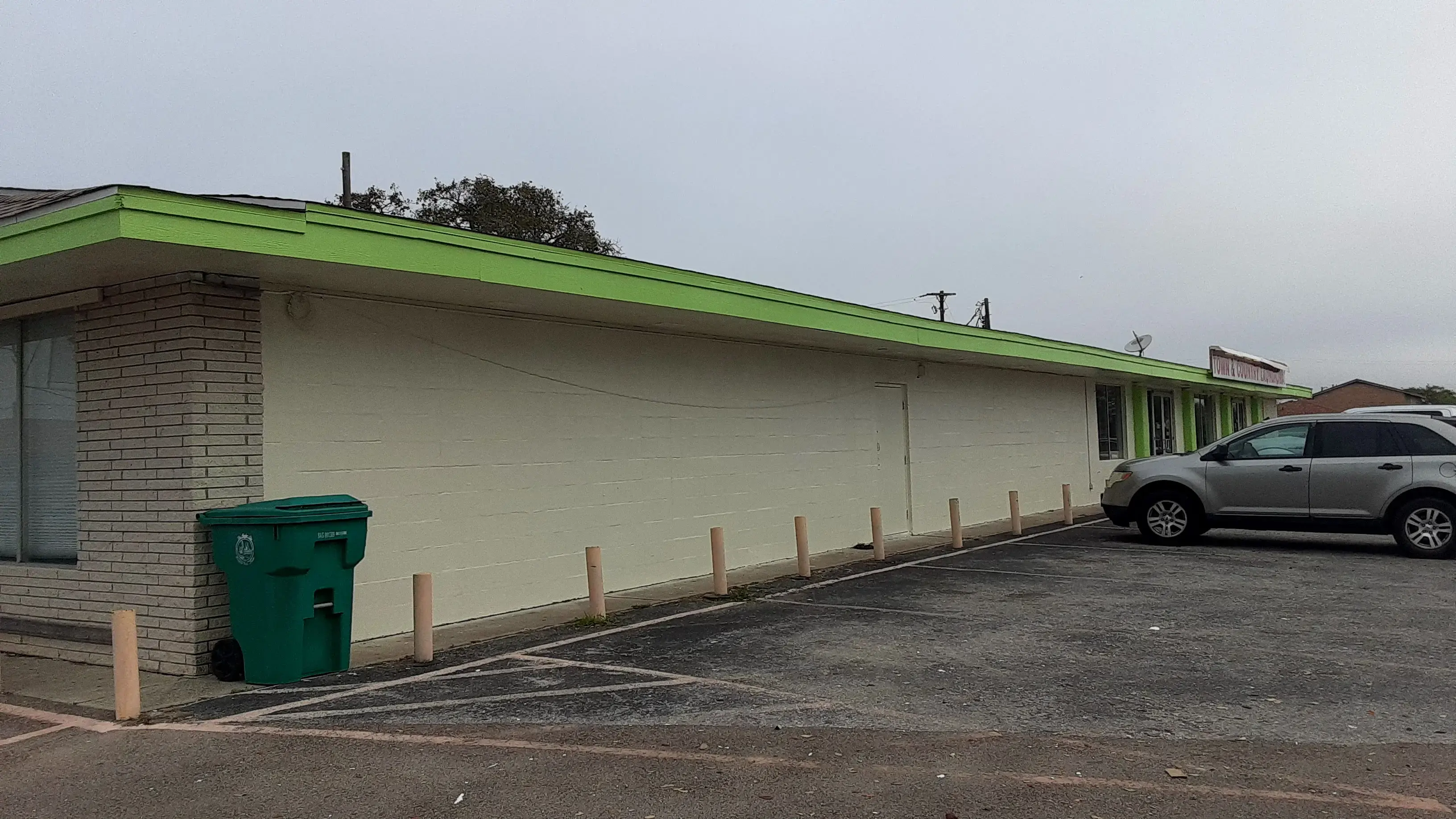 Town & Country Laundry - Image 2