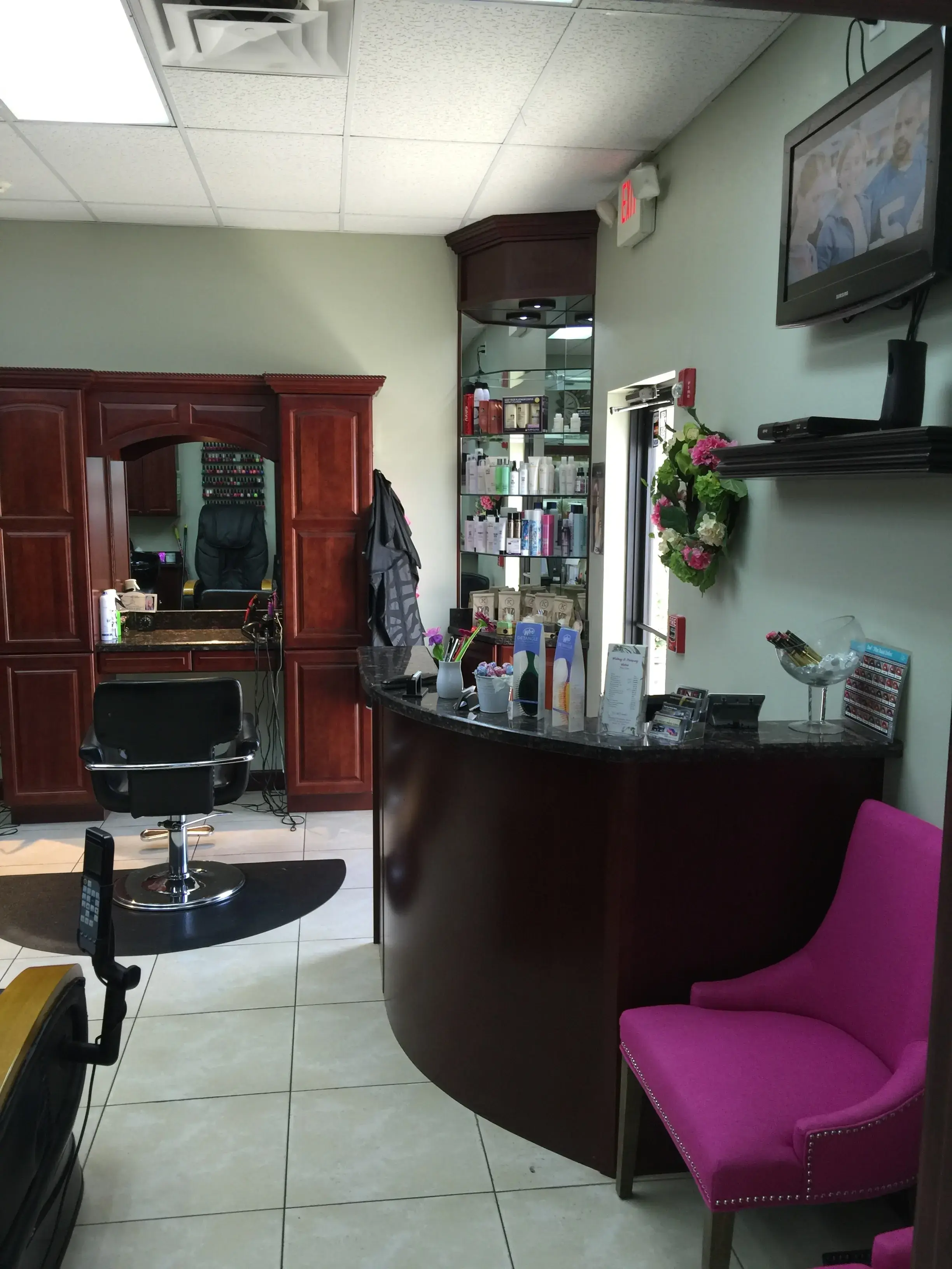 Town & Country Laundry thumbnail 7