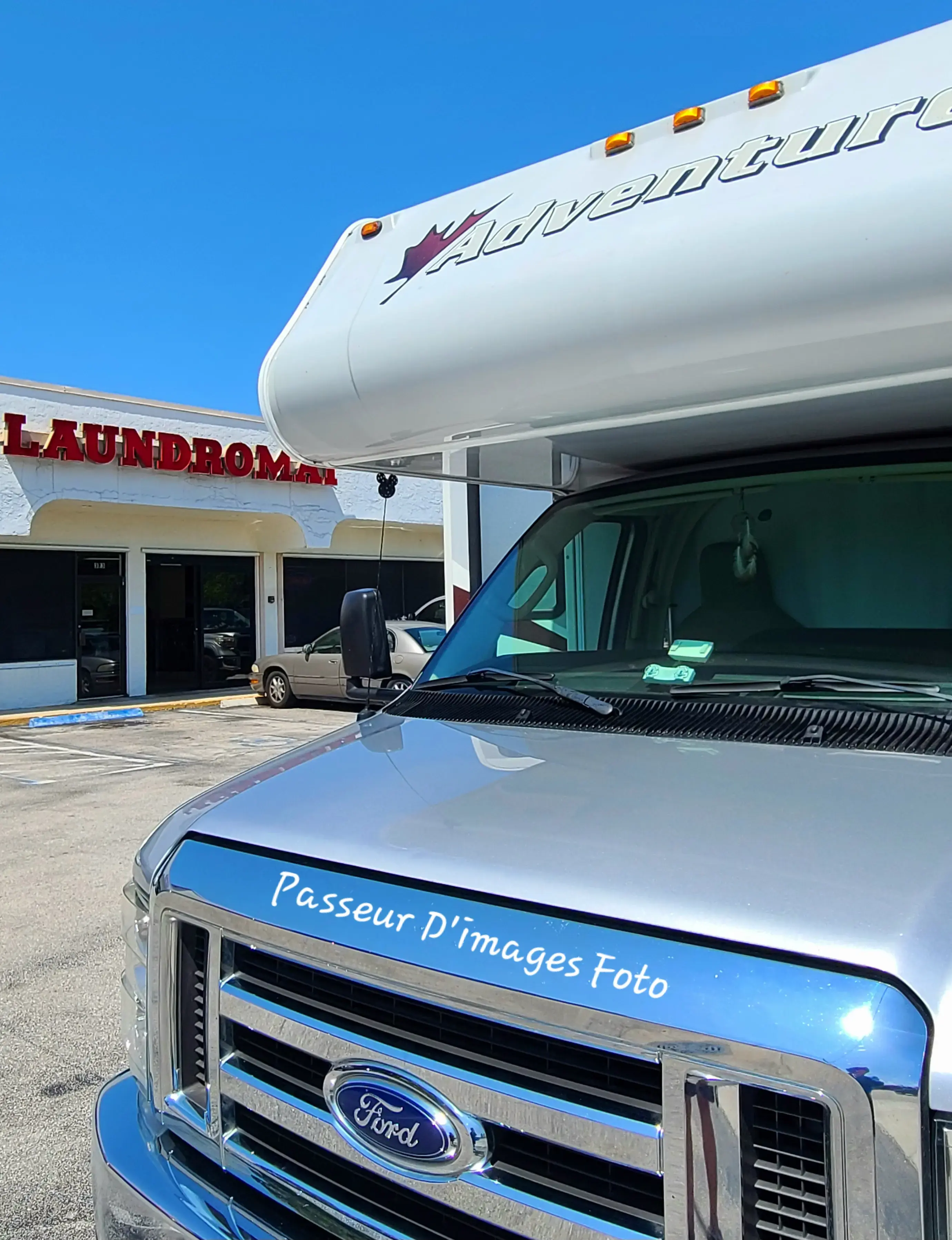 Town & Country Laundry - Image 6