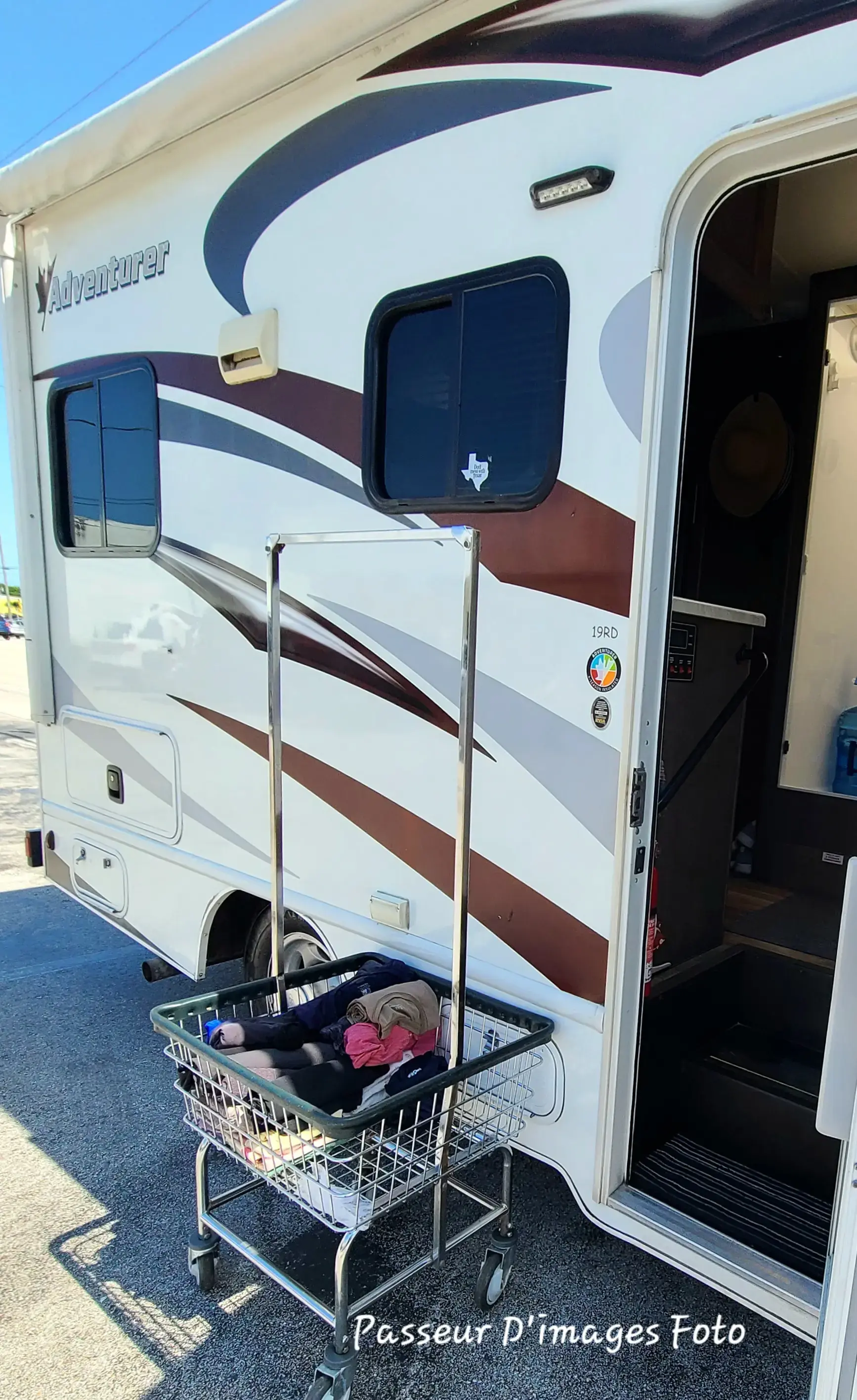 Town & Country Laundry thumbnail 11