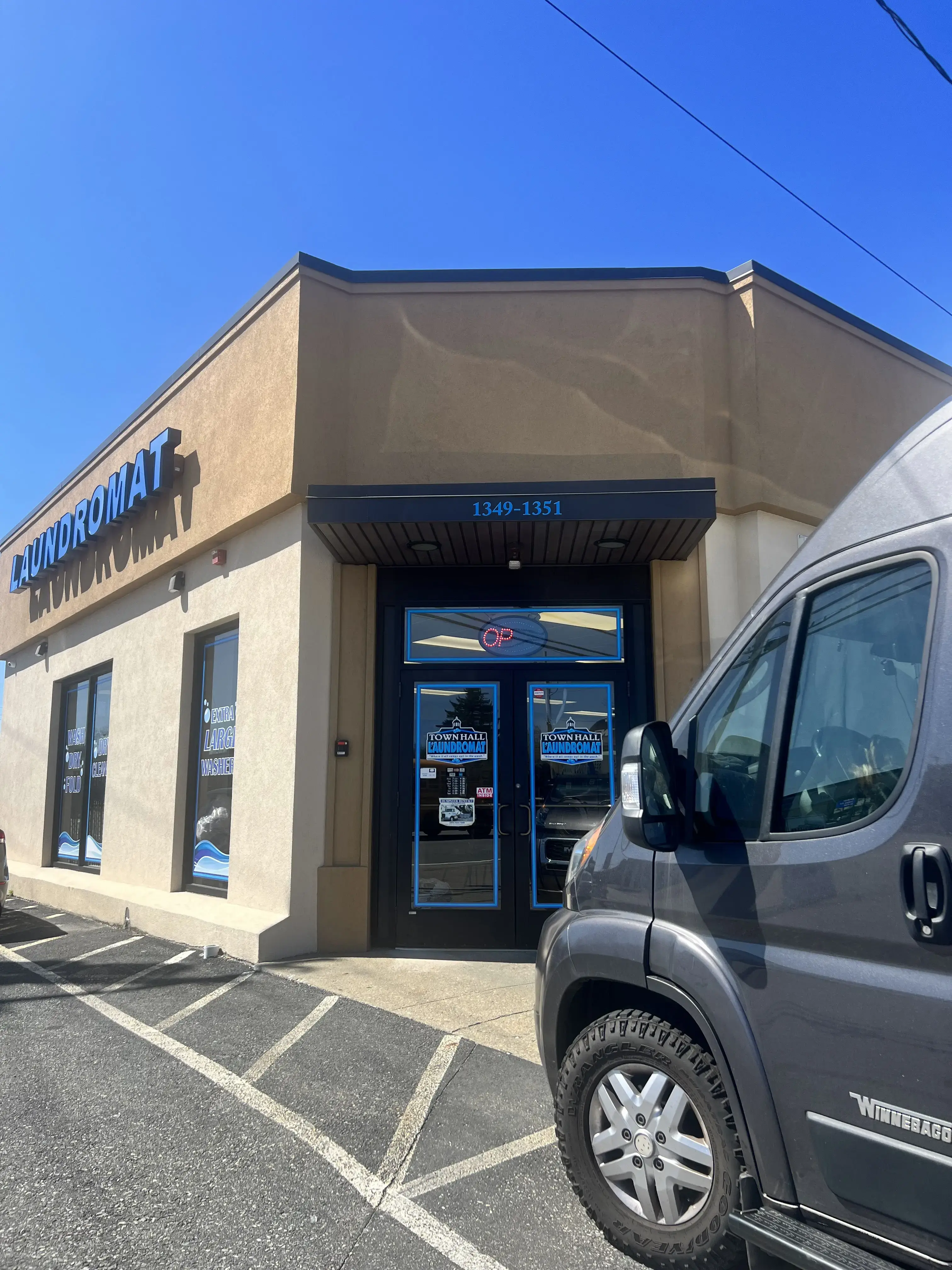 Town Hall Laundromat - Image 3