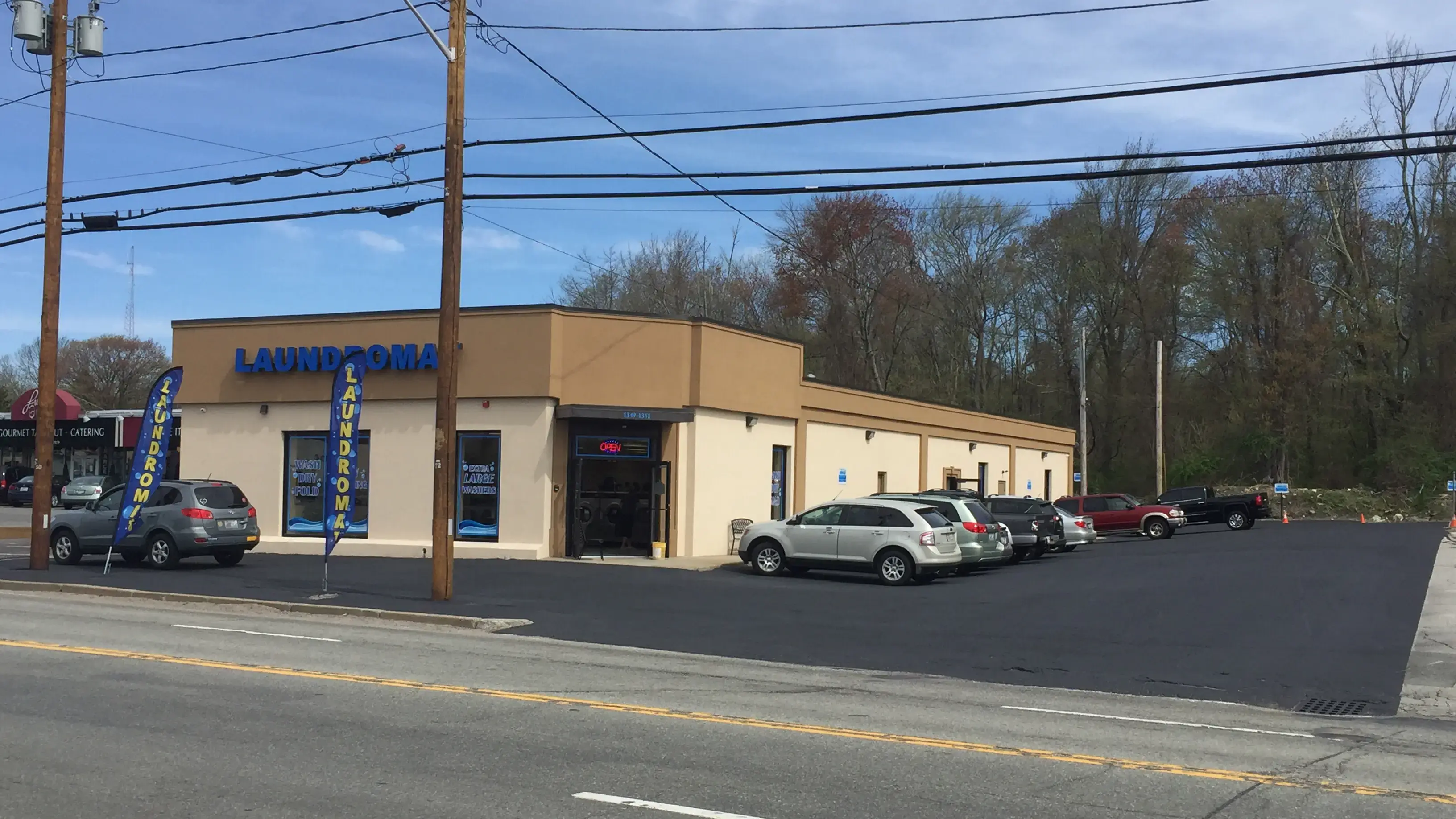 Town Hall Laundromat - Image 18