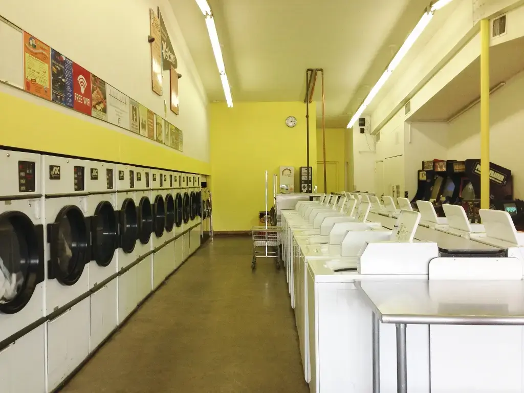 Town Plaza Laundry thumbnail 19