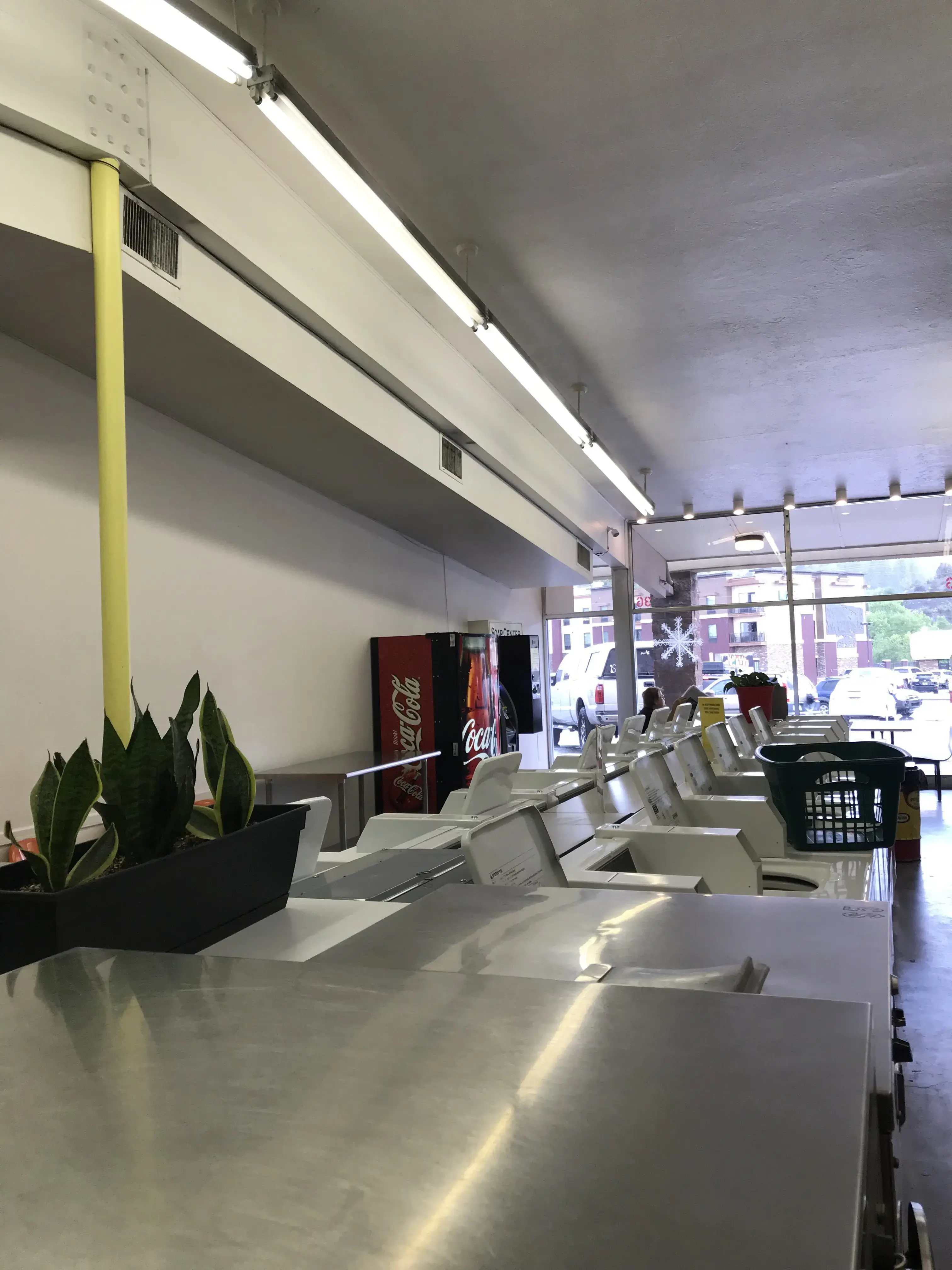 Town Plaza Laundry thumbnail 6