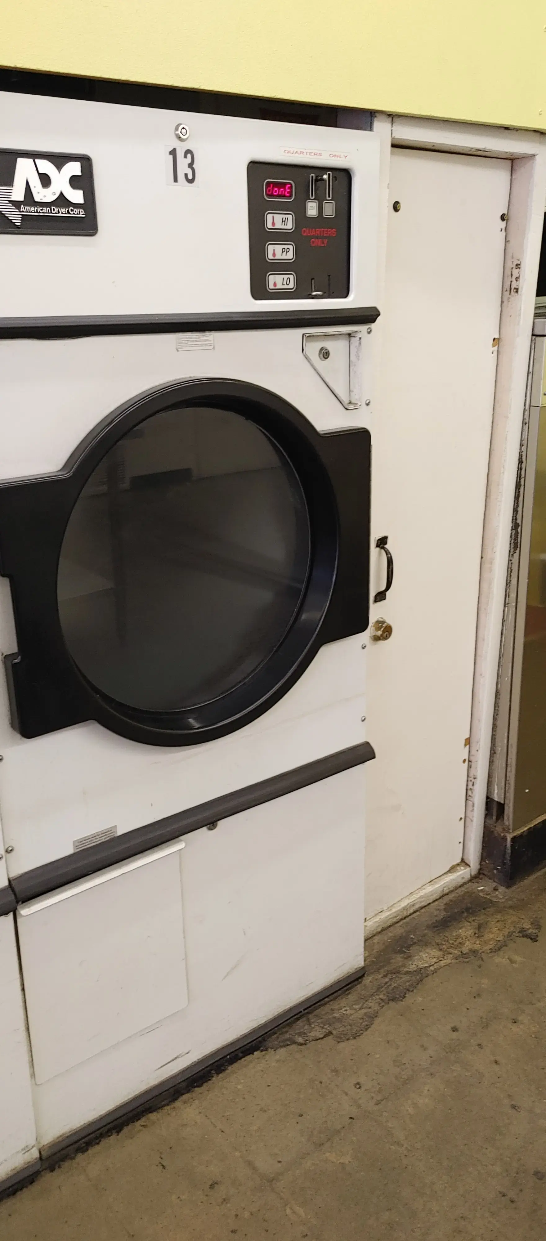 Town Plaza Laundry thumbnail 7