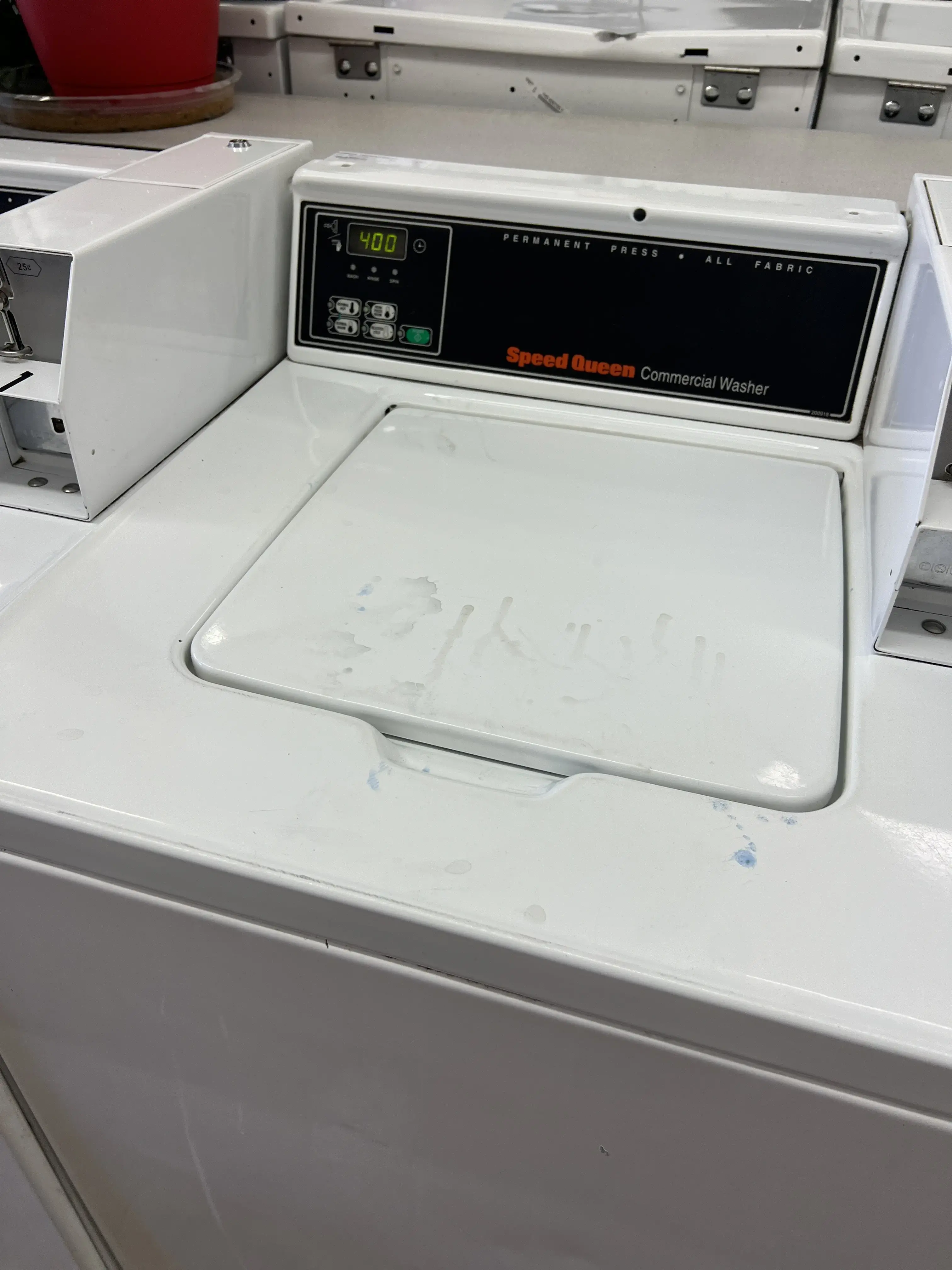 Town Plaza Laundry - Image 12