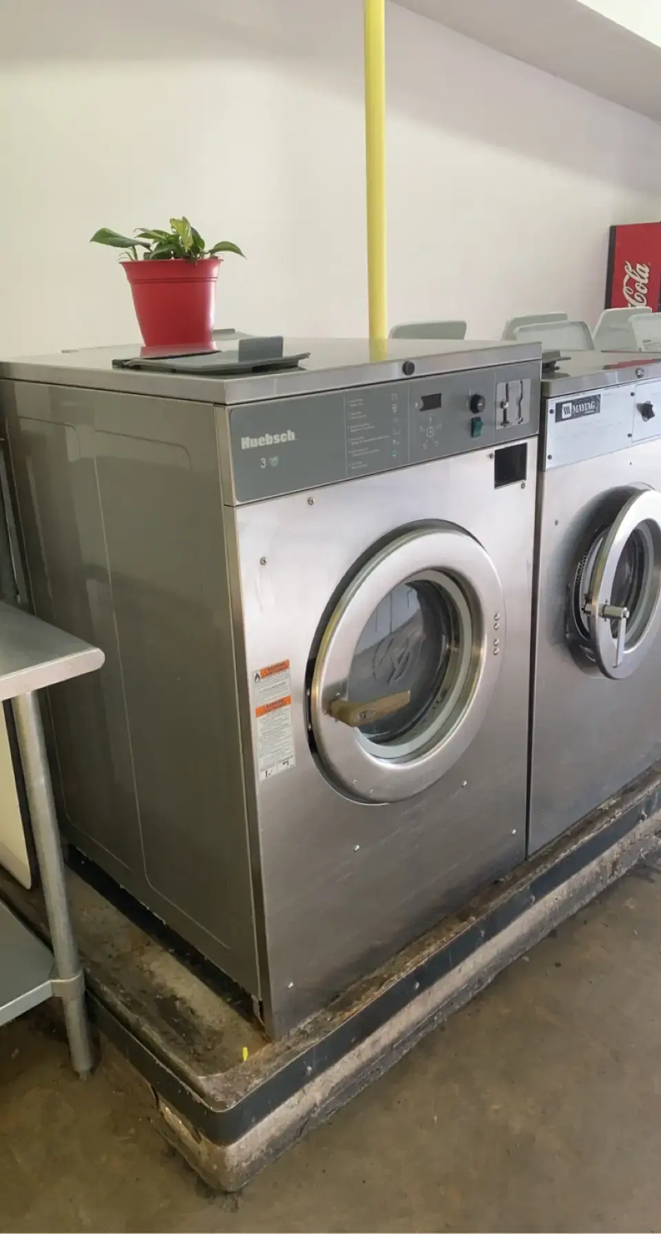 Town Plaza Laundry - Image 11