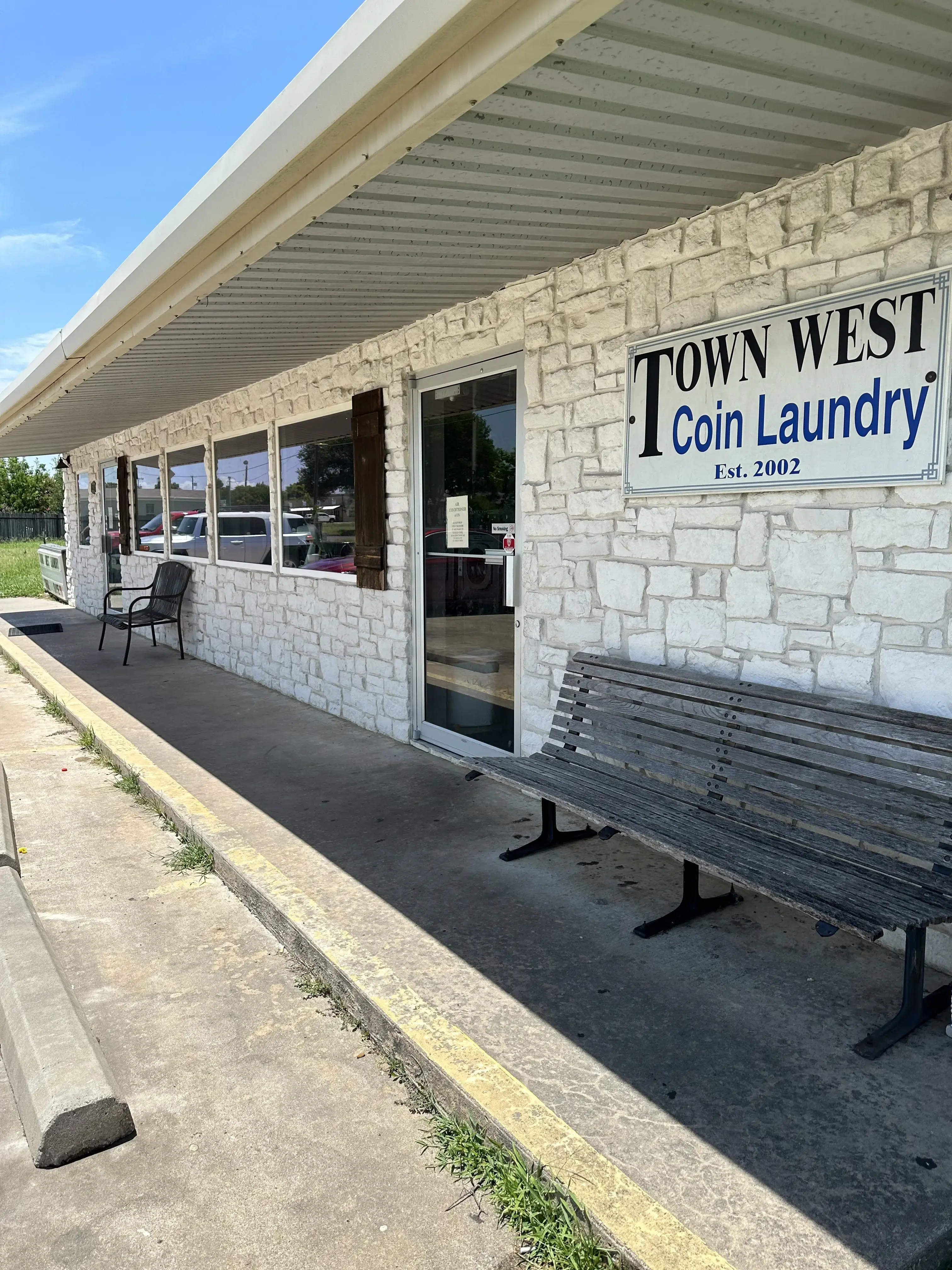 Town West Coin Laundry thumbnail 3