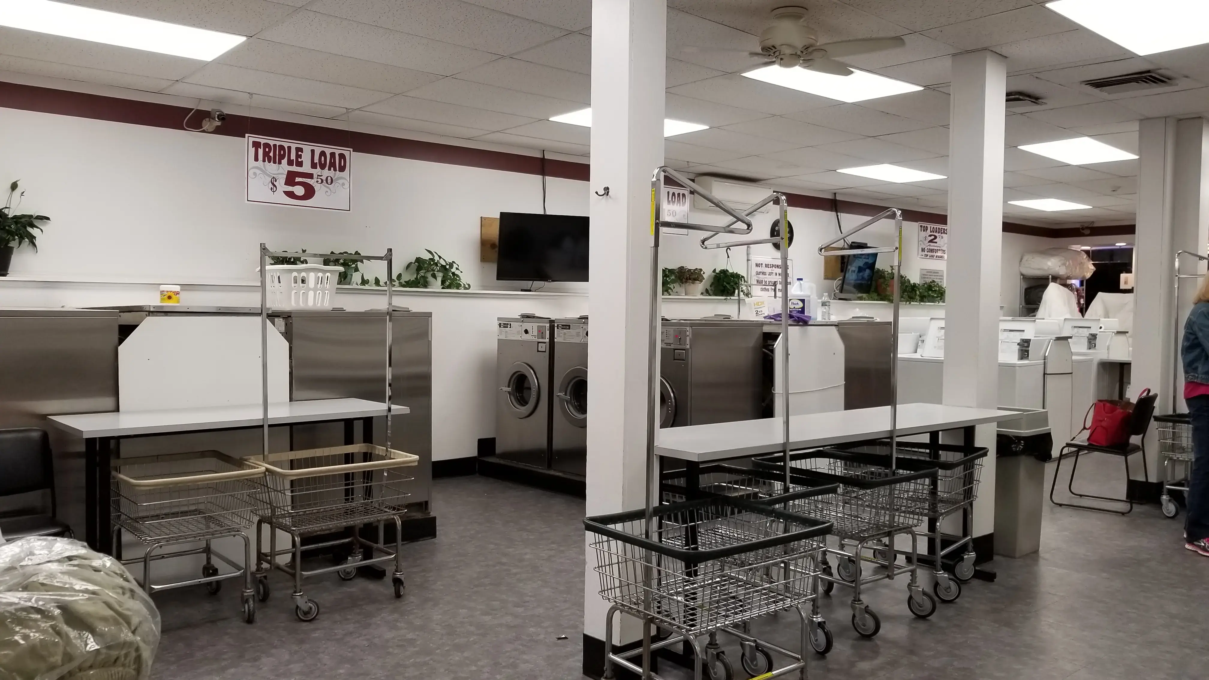 Towne Laundromat at Caldwell thumbnail 15