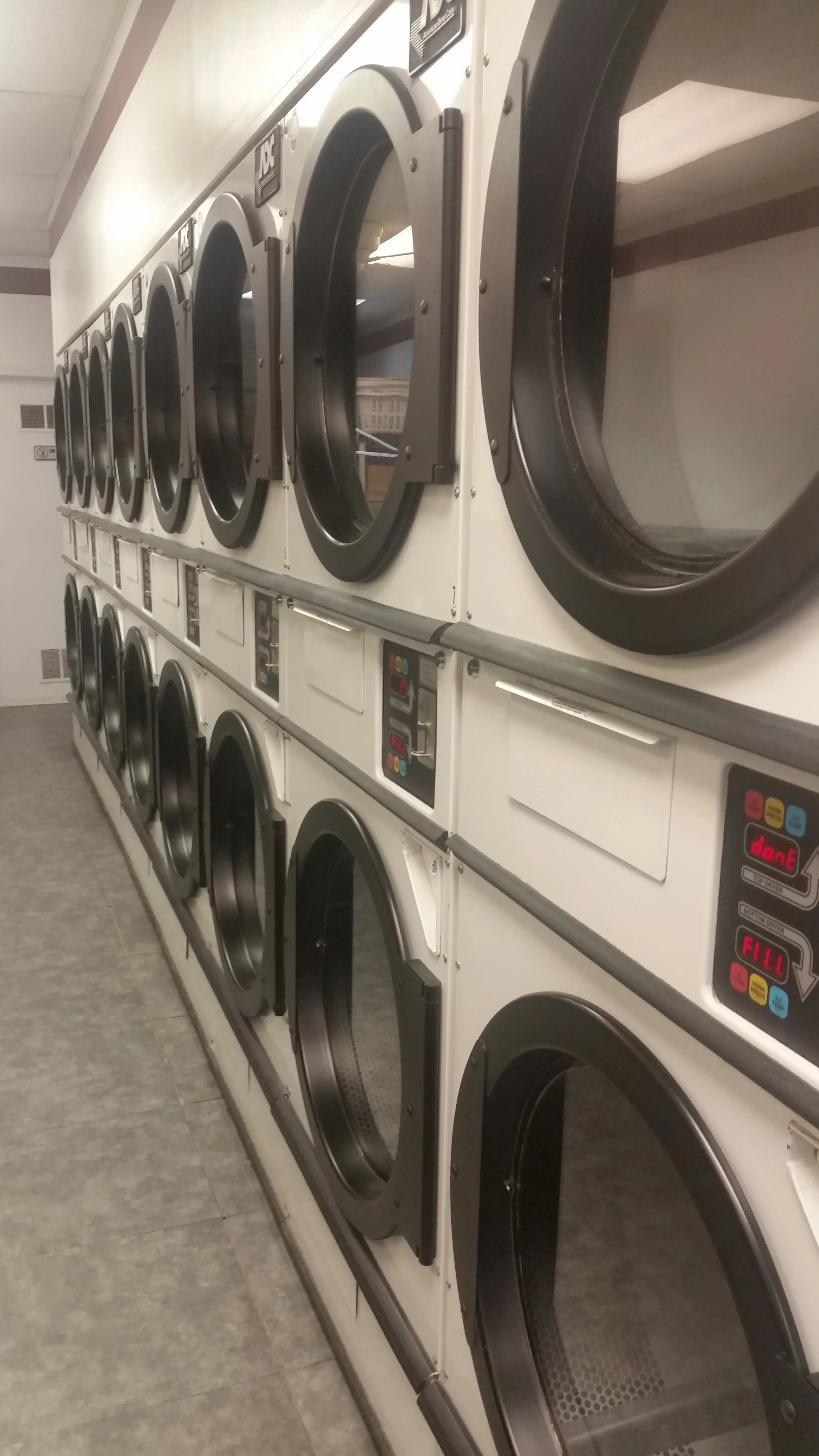 Towne Laundromat at Caldwell thumbnail 3