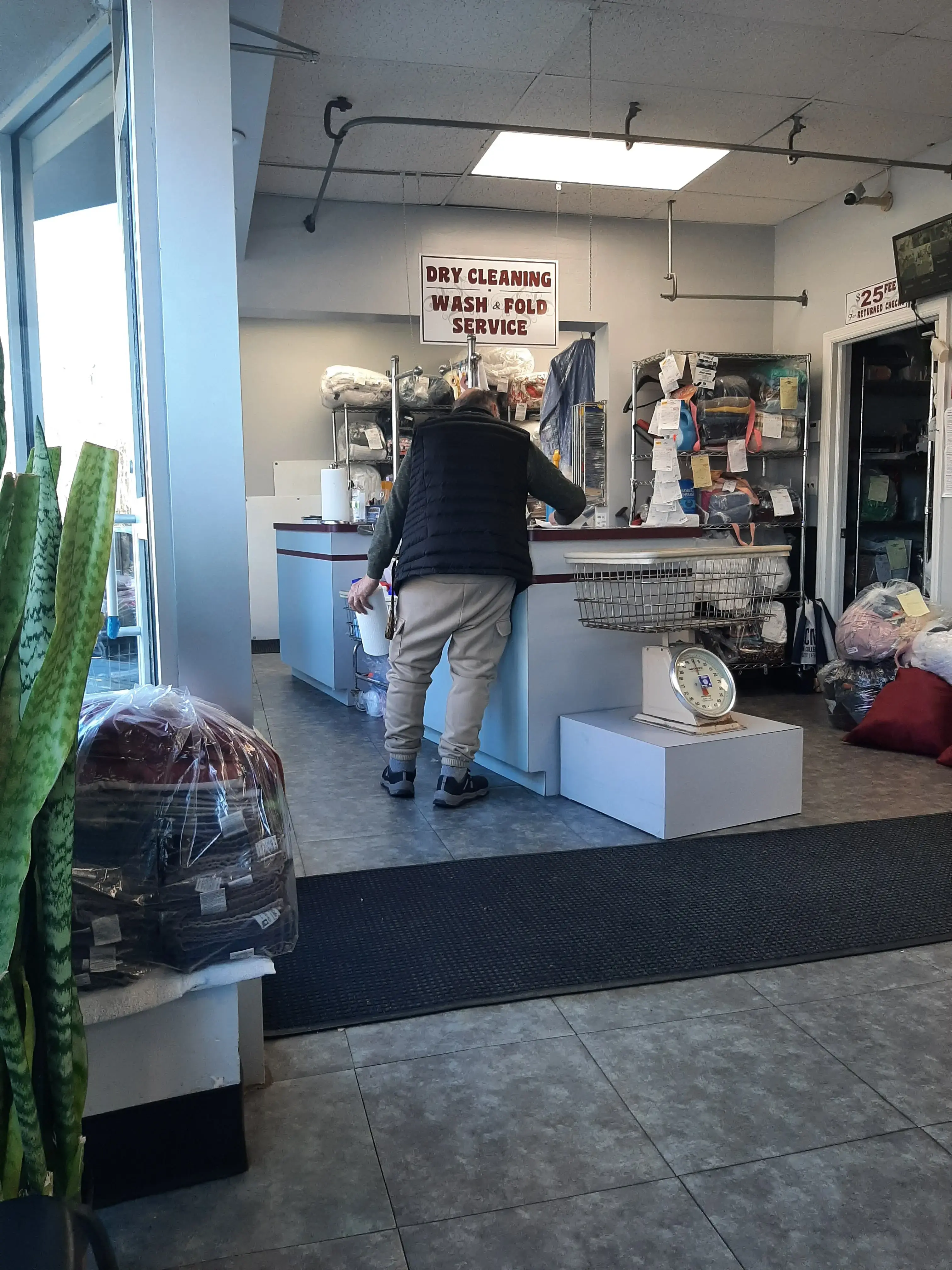 Towne Laundromat at Caldwell thumbnail 11