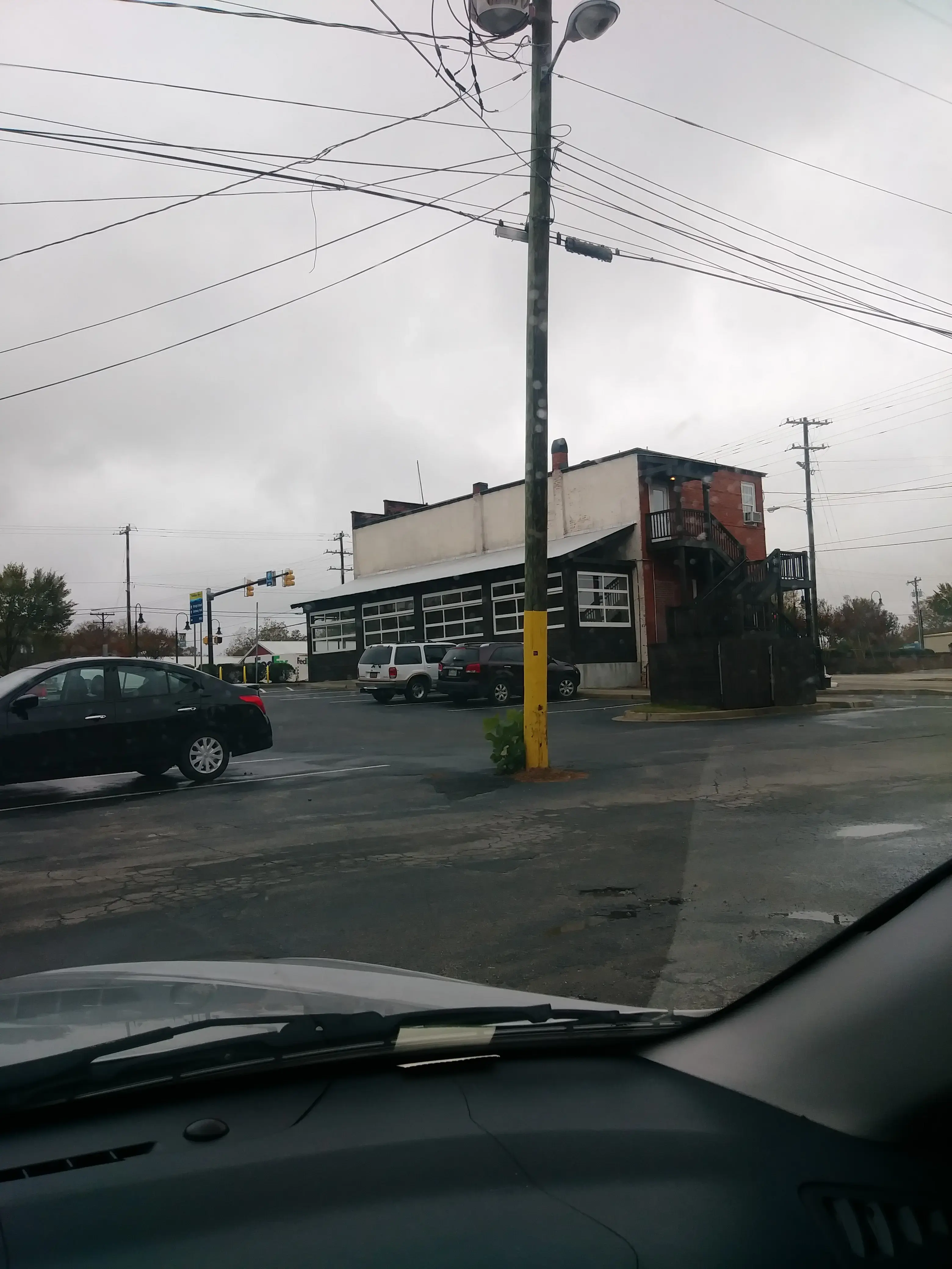 Tr Family Laundromat - Image 1