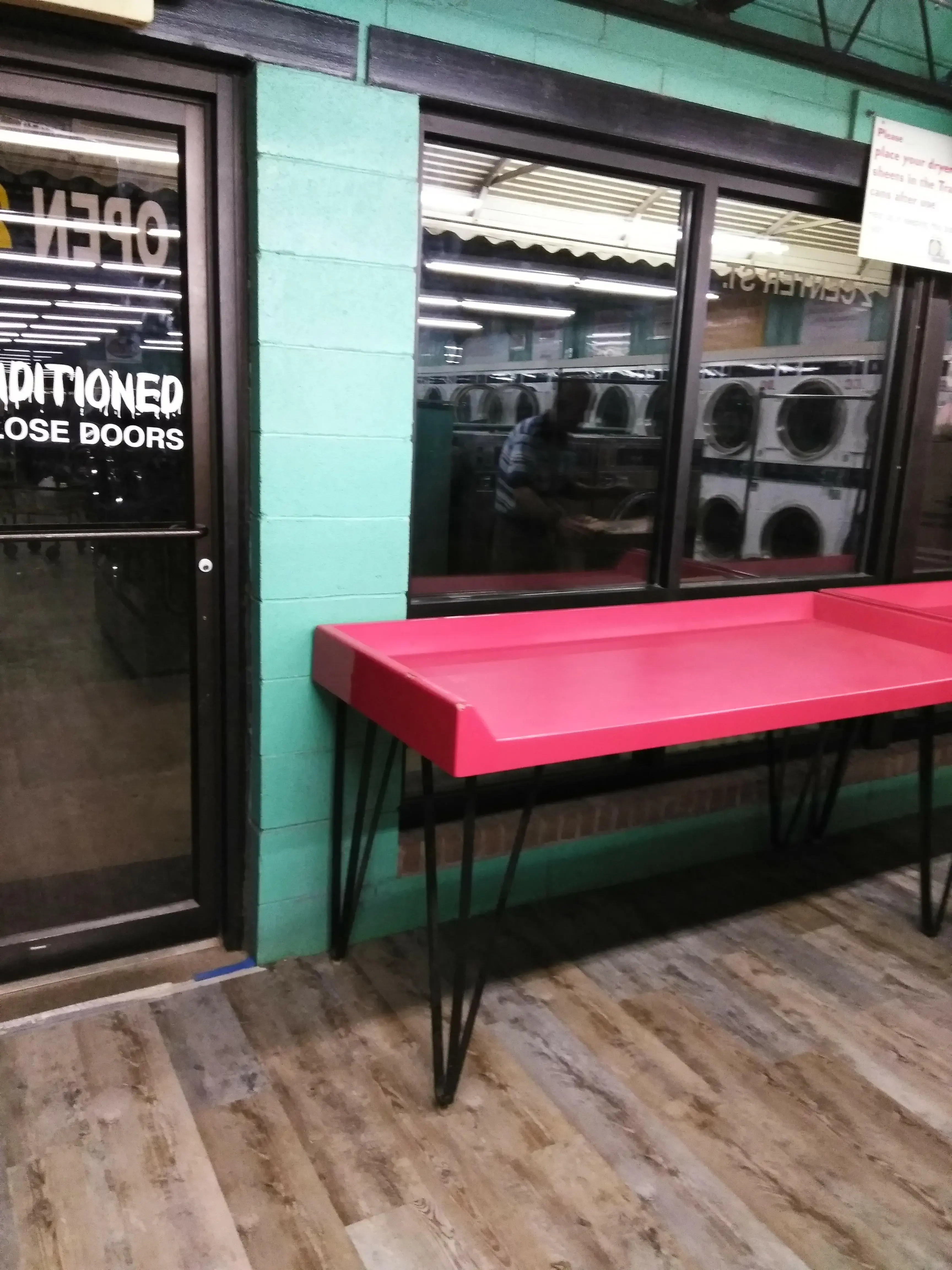 Tr Family Laundromat - Image 4