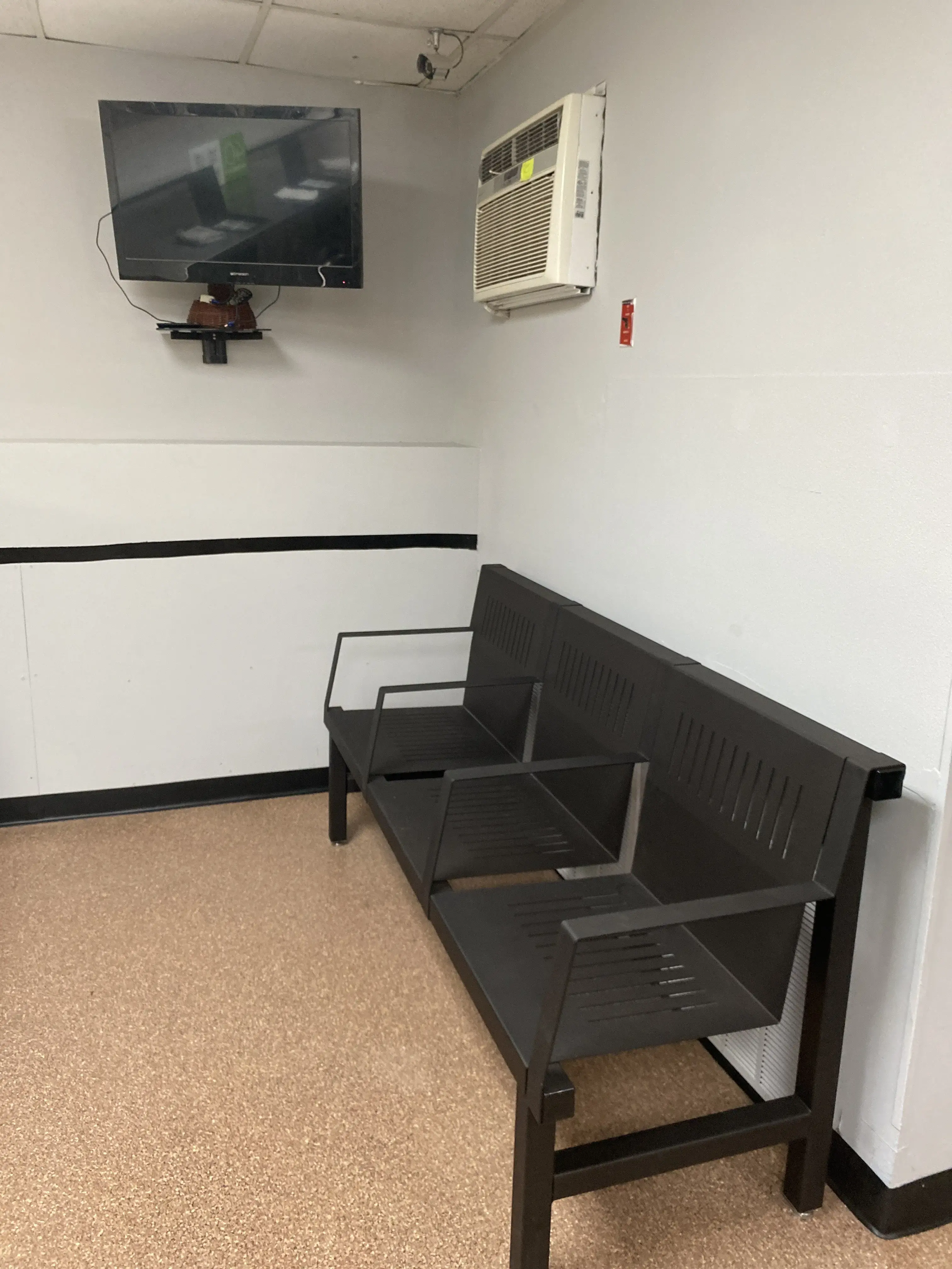 TR Laundromat - Image 20