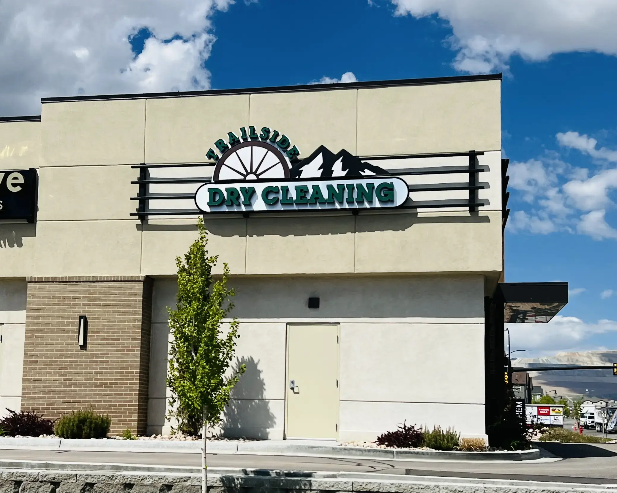 Trailside Dry Cleaning location