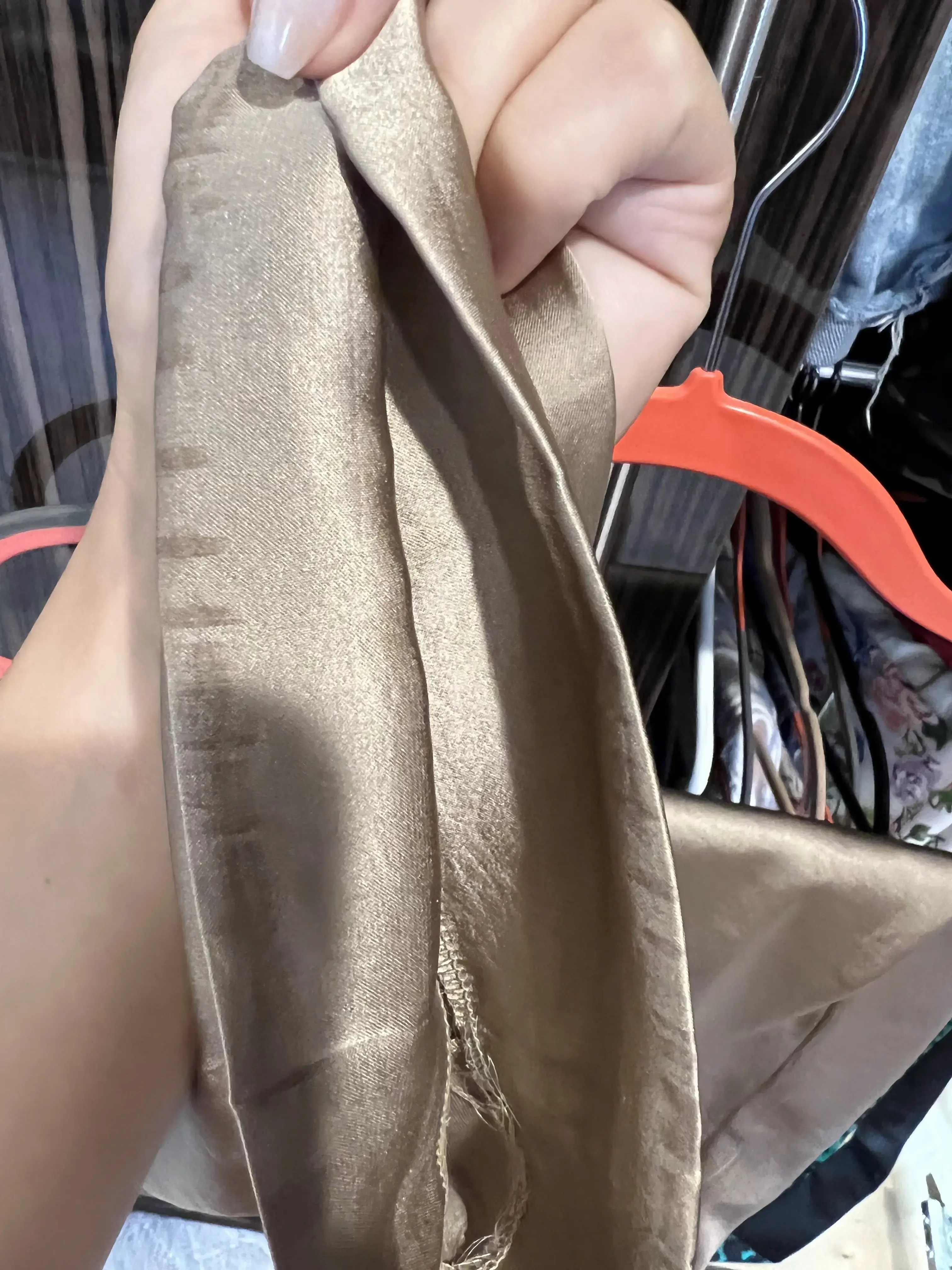 Tres Bon Dry Cleaners - Image 5