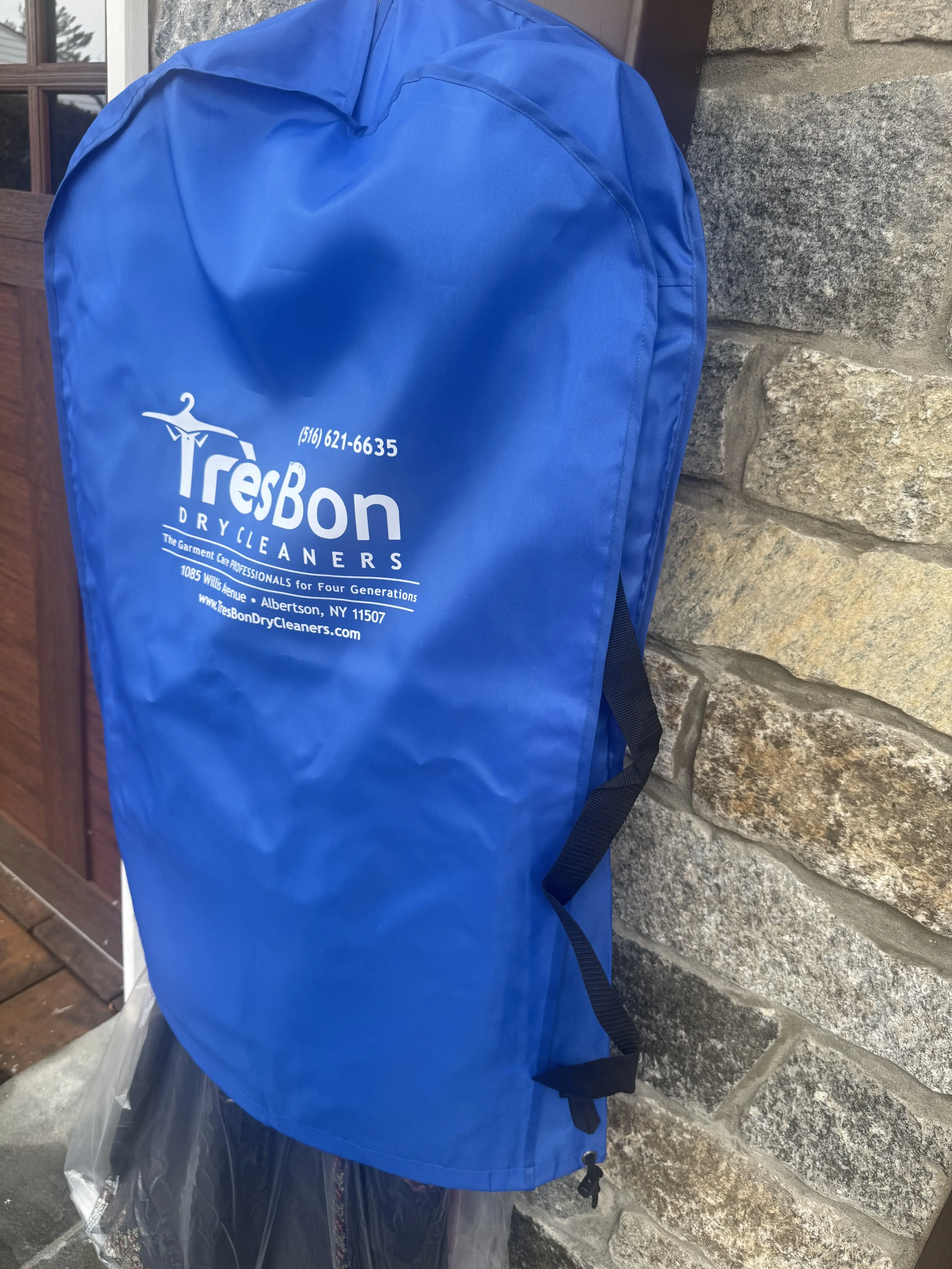 Tres Bon Dry Cleaners - Image 10