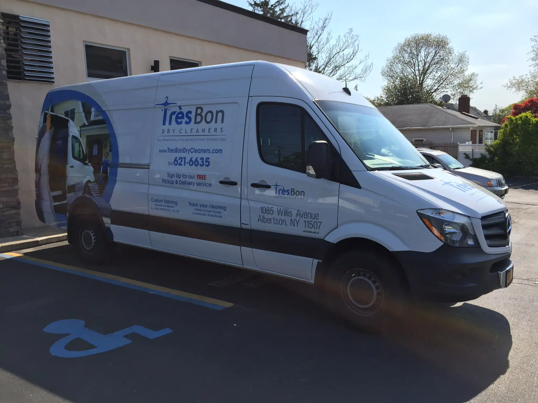 Tres Bon Dry Cleaners - Image 6