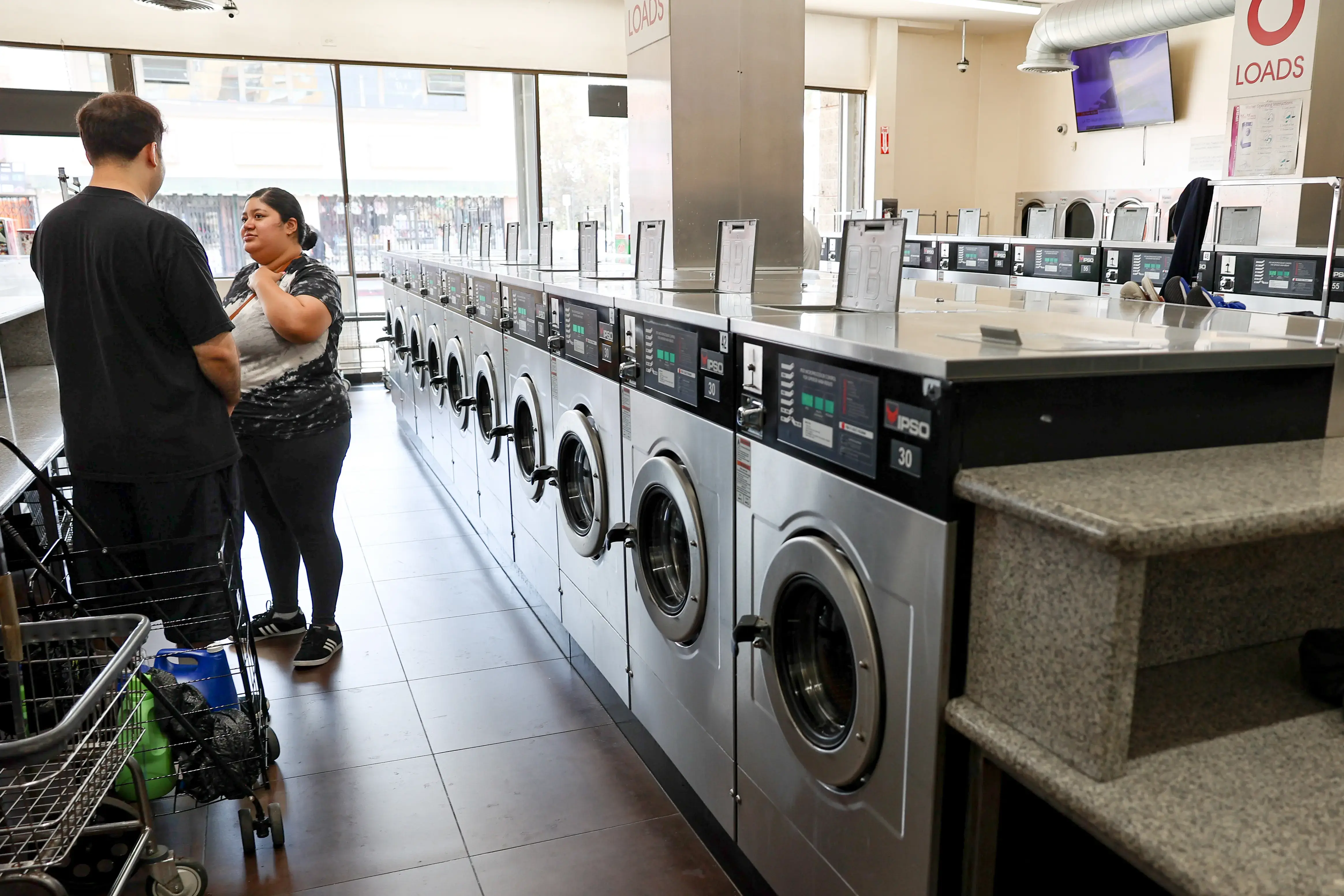Tres Toros Laundromat thumbnail 1
