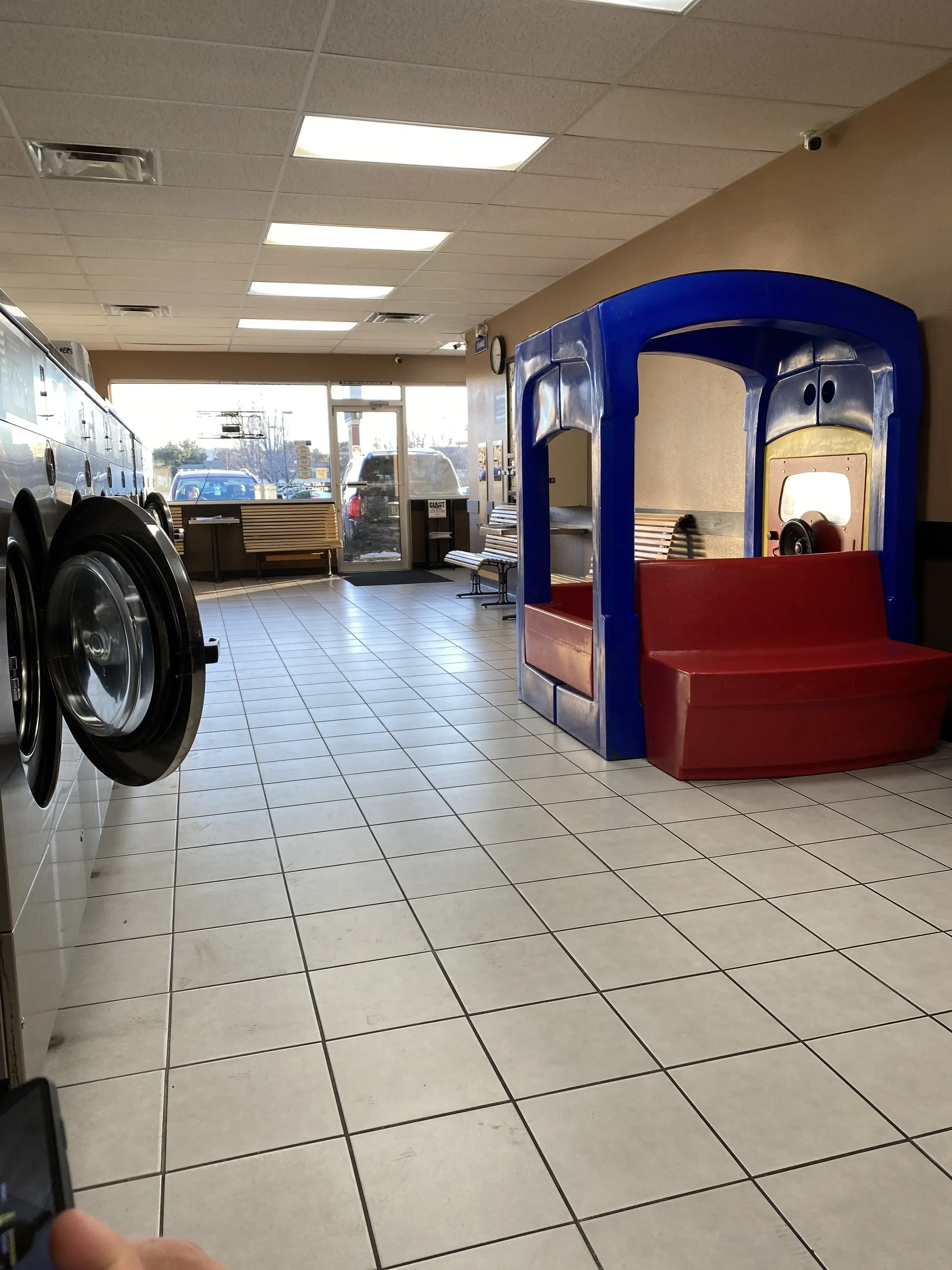 Tri-City Cleaners & Laundromat - Image 7