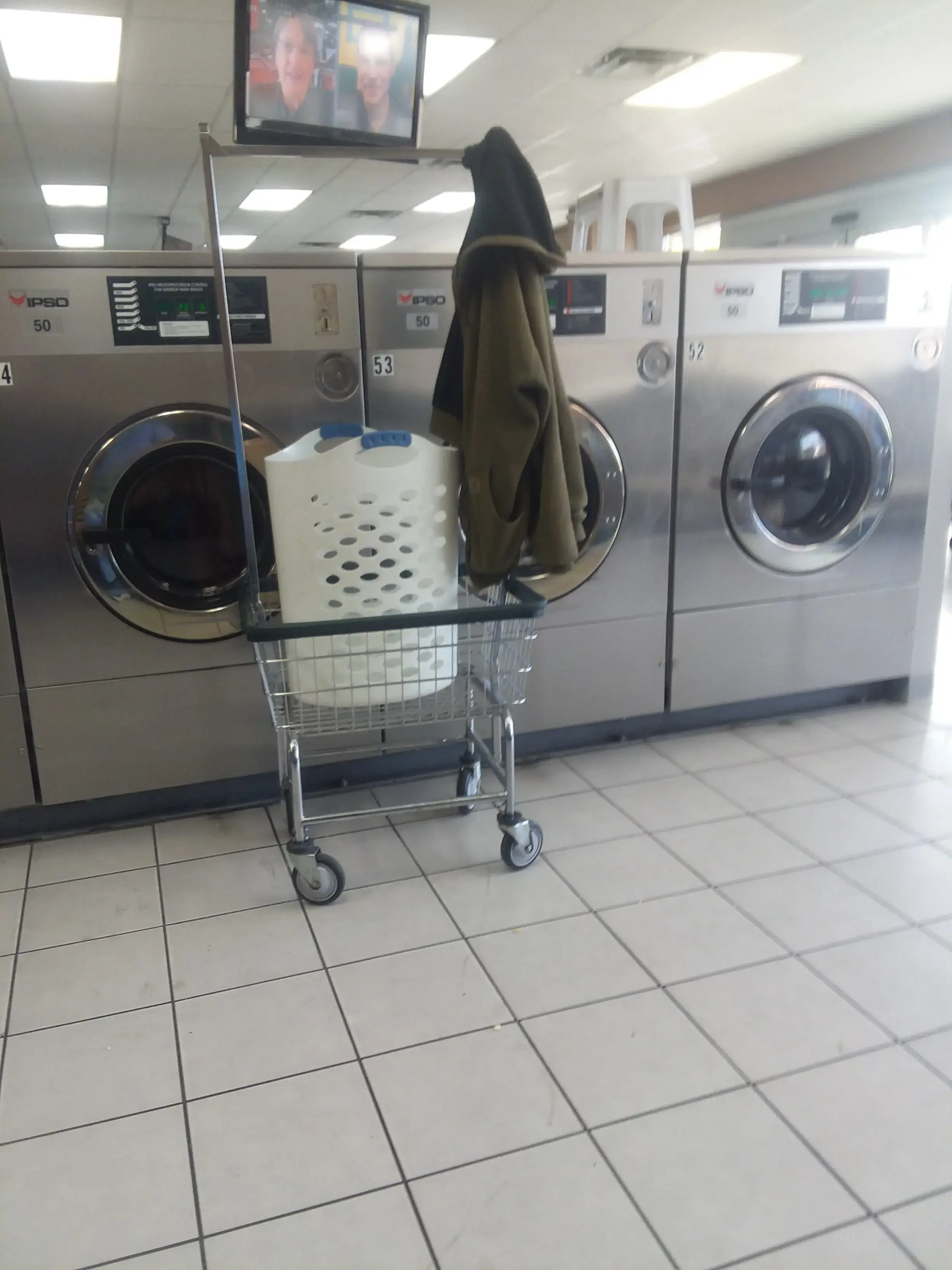 Tri-City Cleaners & Laundromat - Image 4