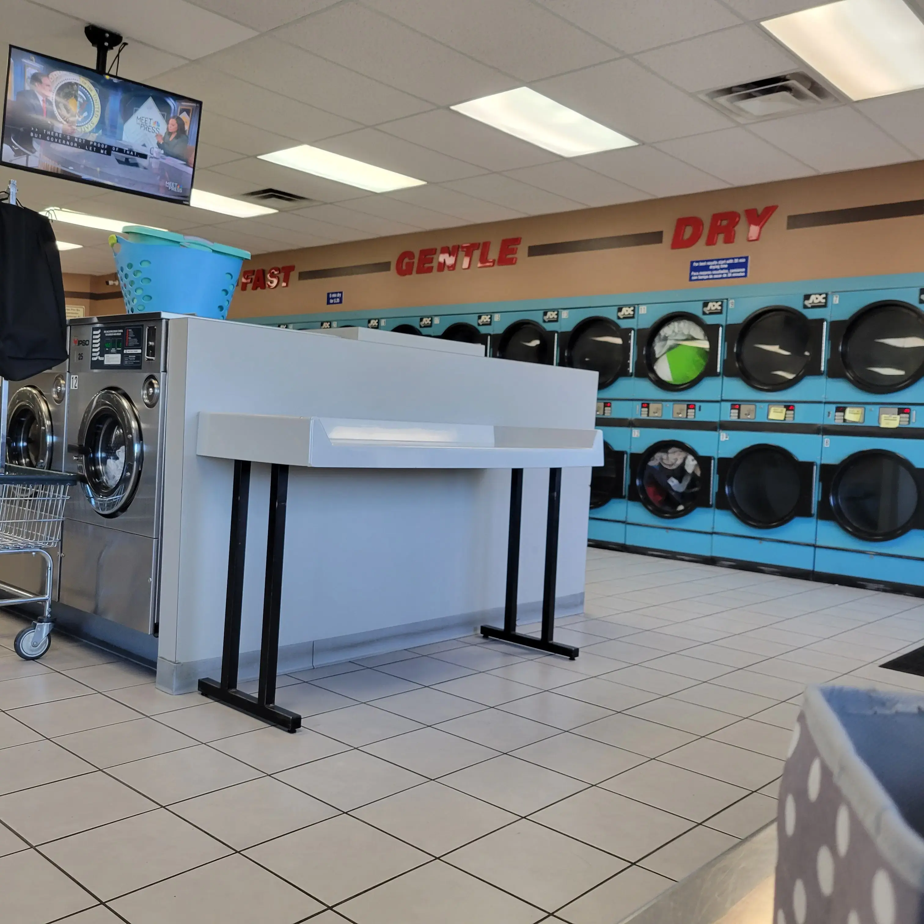 Tri-City Cleaners & Laundromat location
