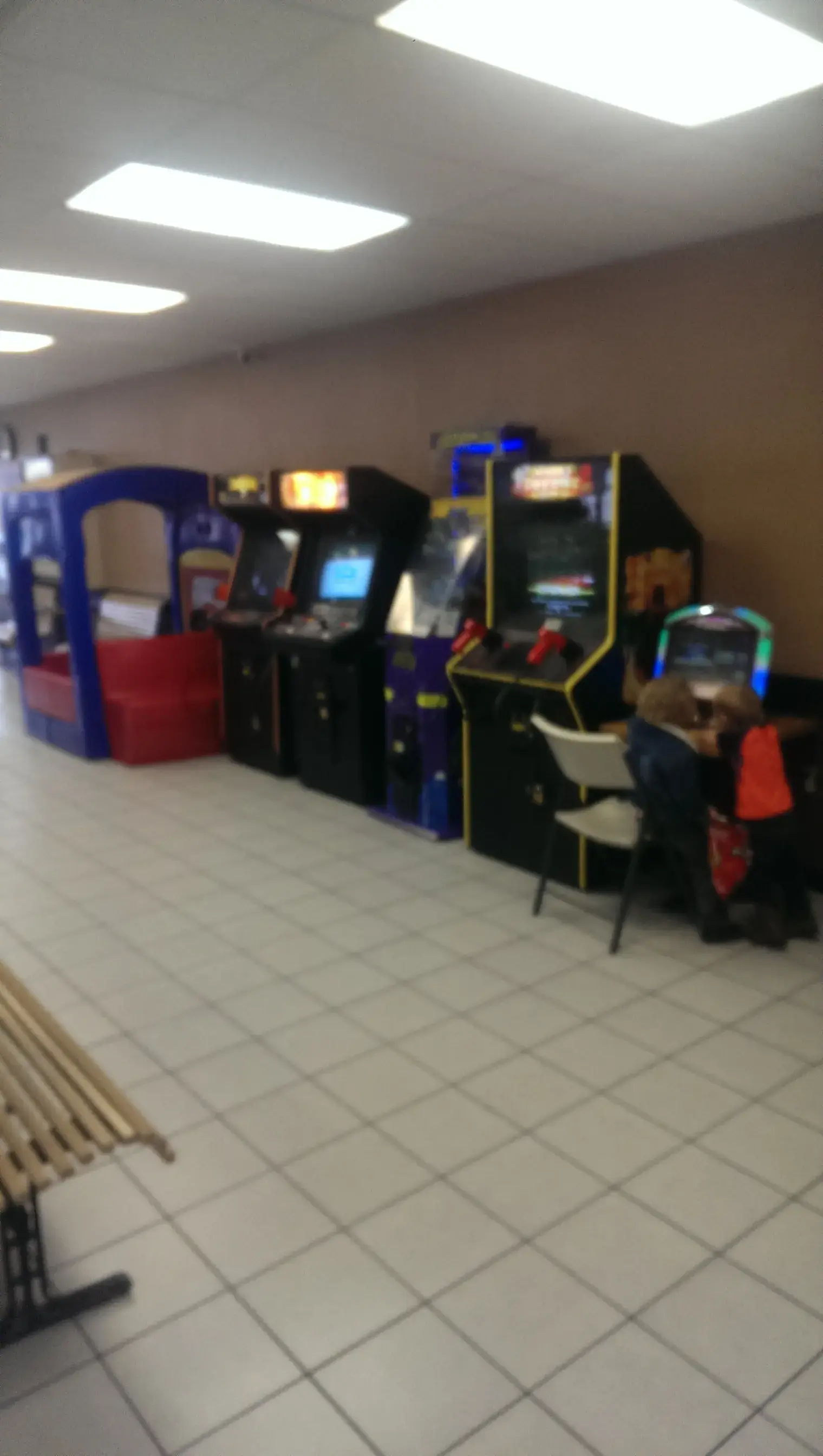 Tri-City Cleaners & Laundromat - Image 18