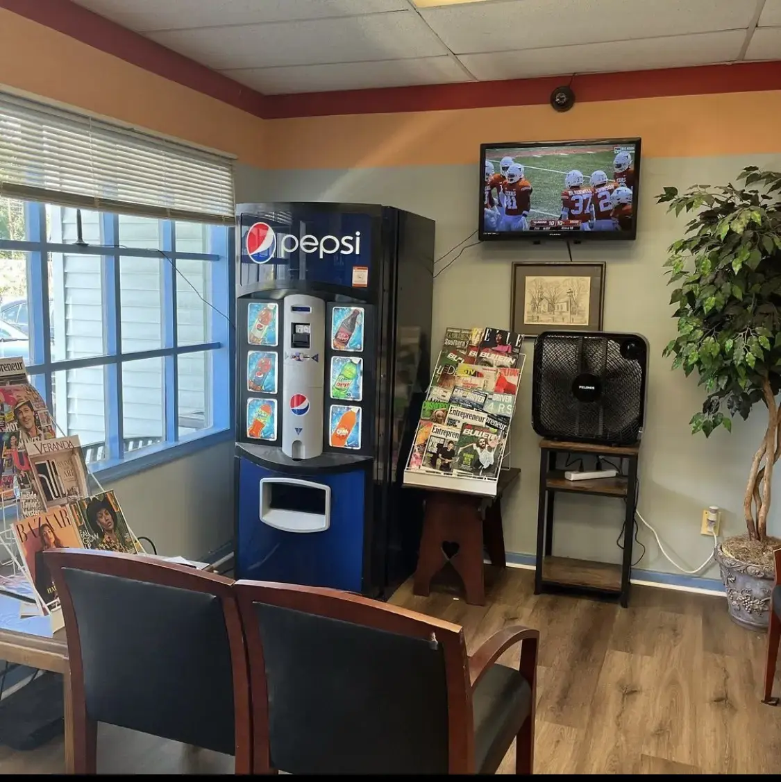 Tri-Town Laundromat - Image 2