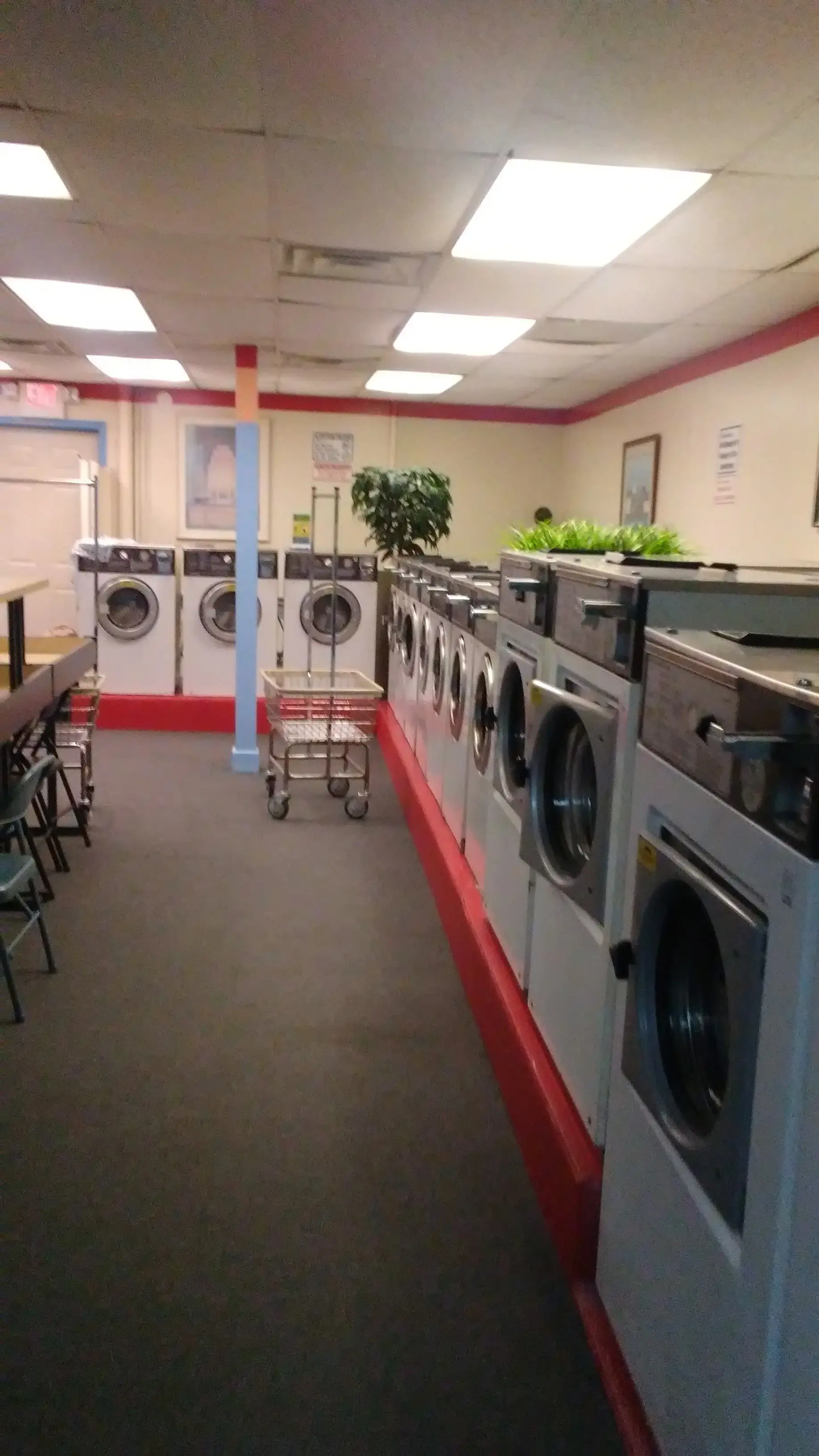 Tri-Town Laundromat thumbnail 20