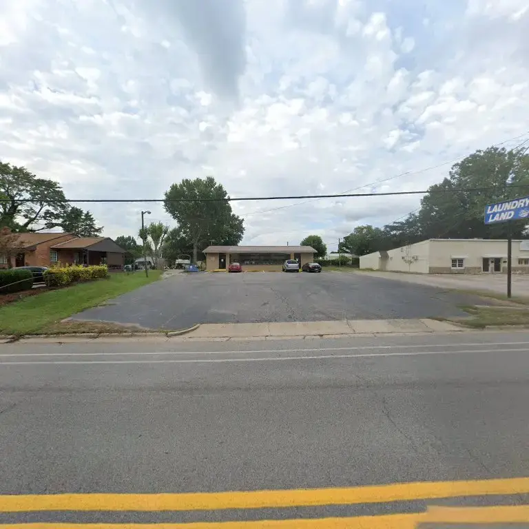Triangle Laundry Land Laundromat thumbnail 8