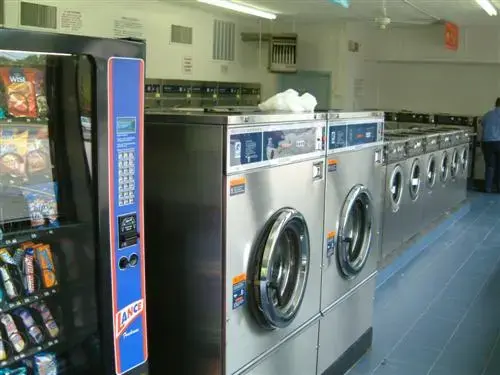 Triangle Laundry Land Laundromat thumbnail 1