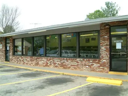 Triangle Laundry Land Laundromat - Image 3