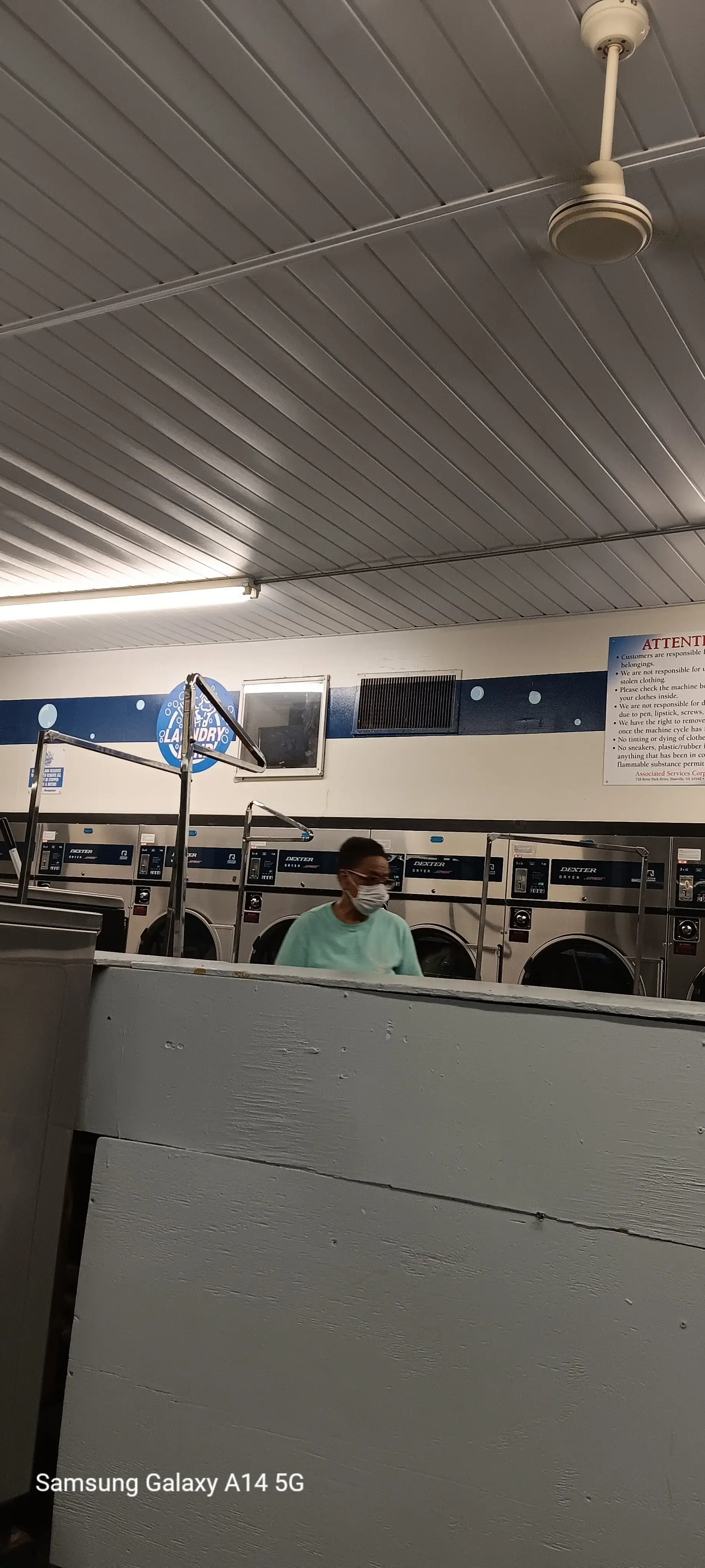 Triangle Laundry Land Laundromat - Image 5