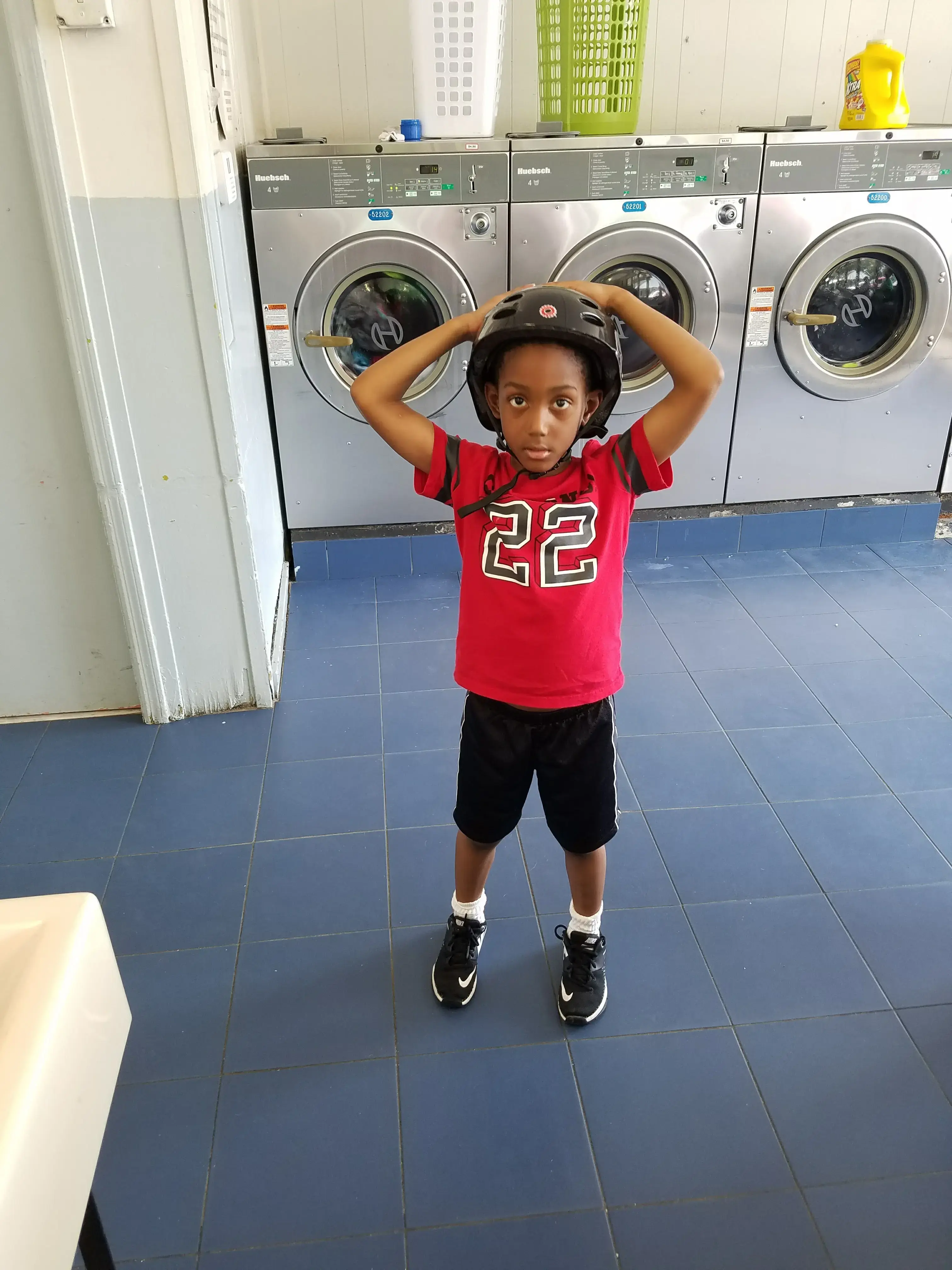 Triangle Laundry Land Laundromat - Image 4