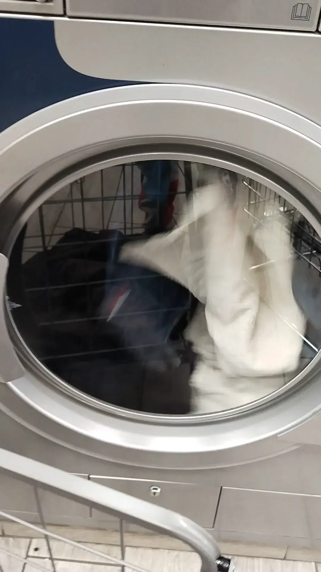 Triple Clean Laundromat - Image 19