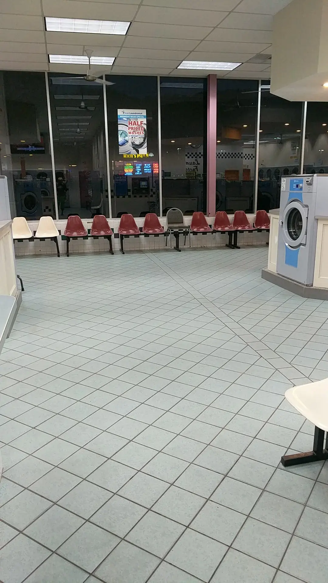 Triple Clean Laundromat - Image 12