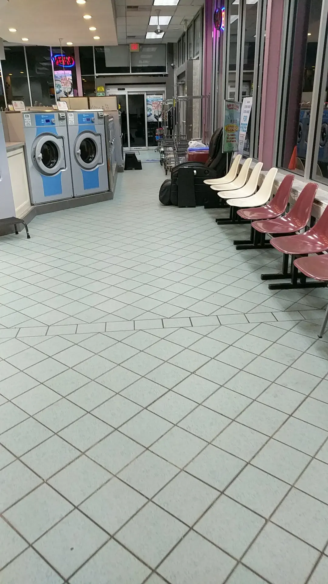 Triple Clean Laundromat thumbnail 11