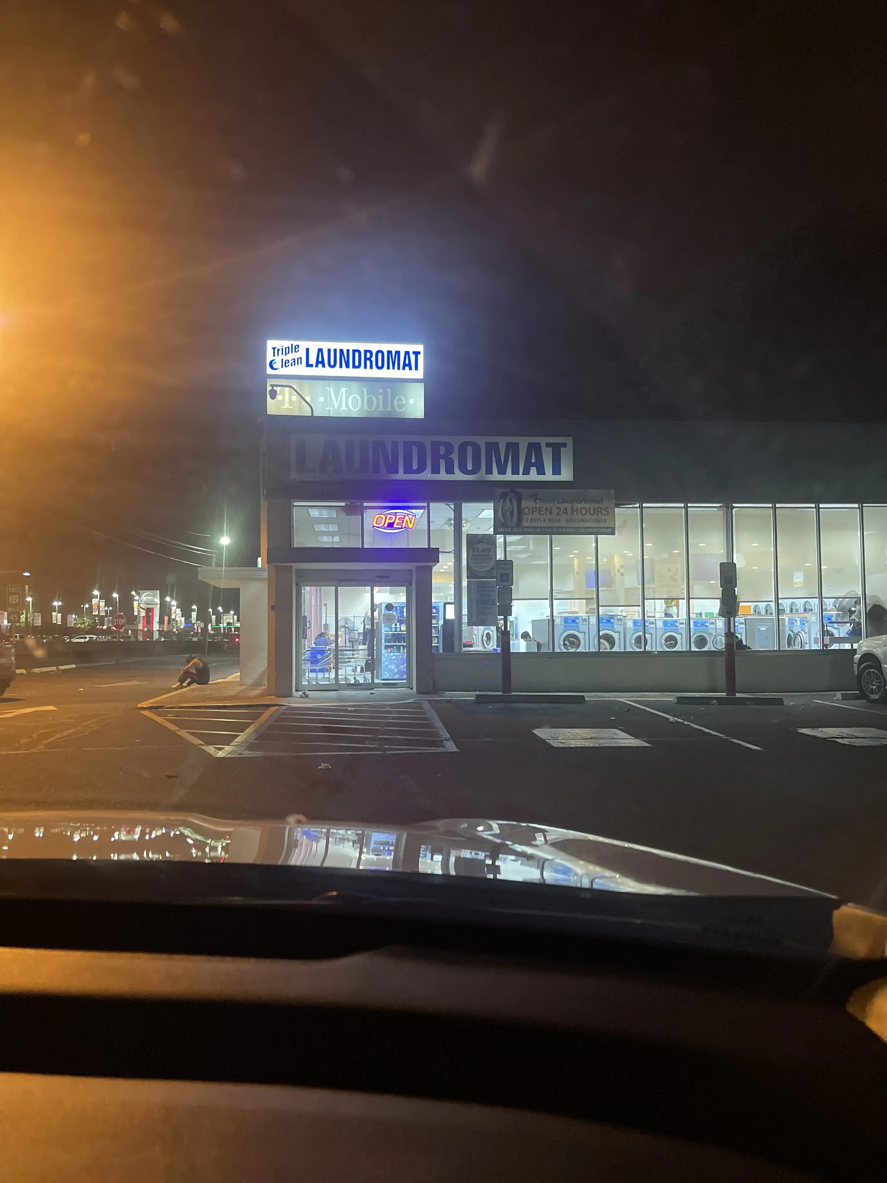 Triple Clean Laundromat - Image 14