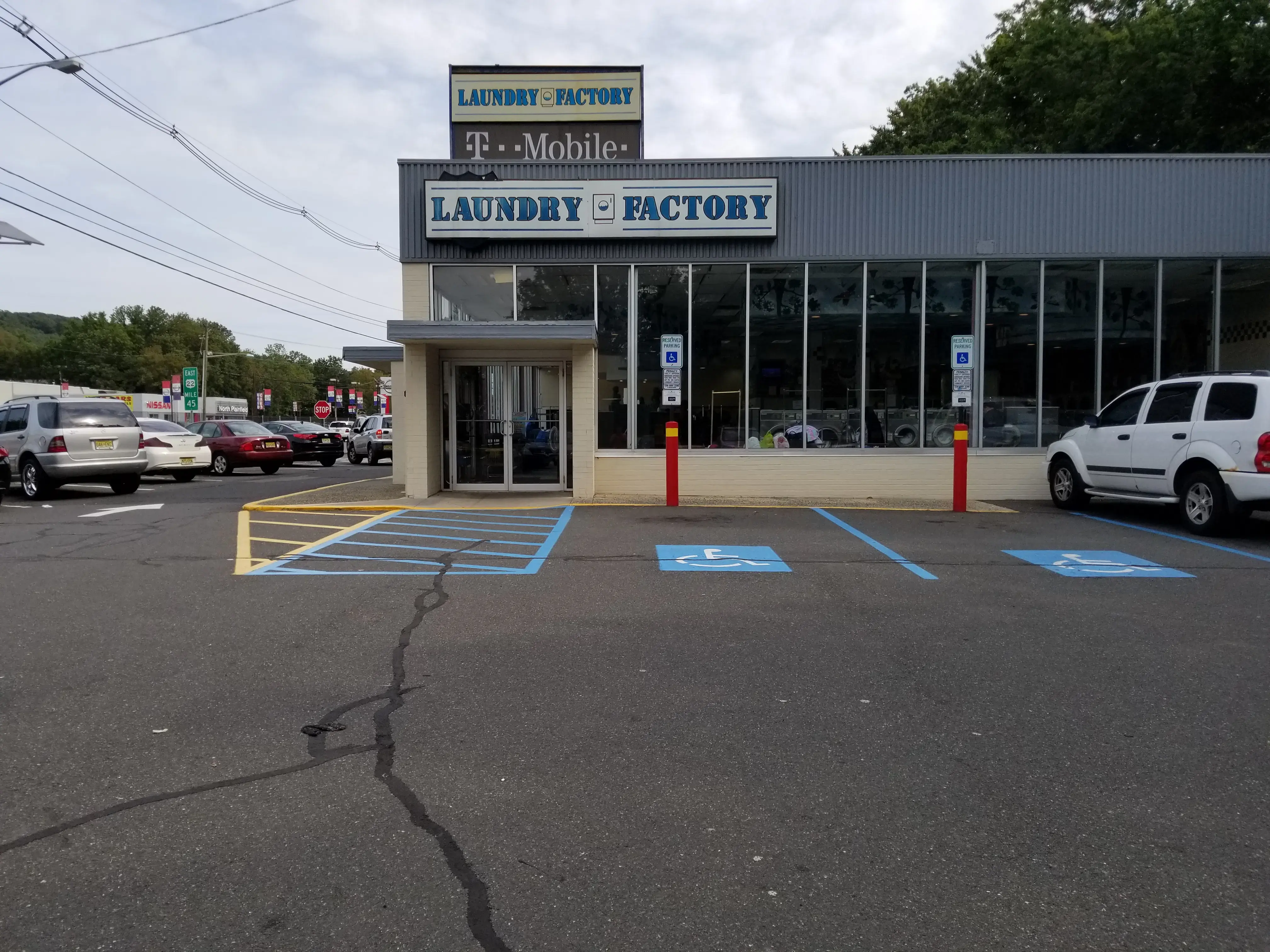 Triple Clean Laundromat thumbnail 9