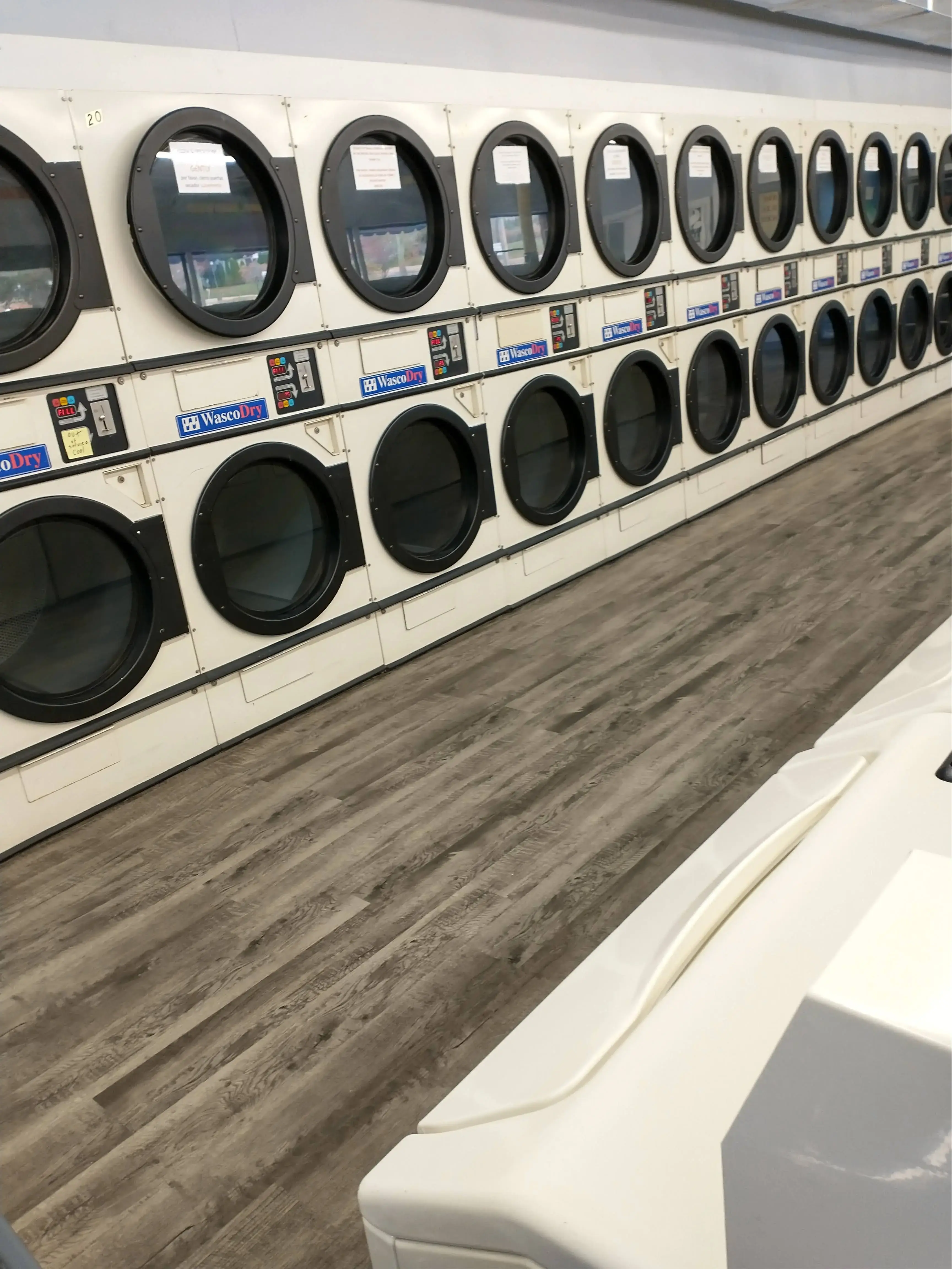 Tropic Breeze Laundry - Image 14