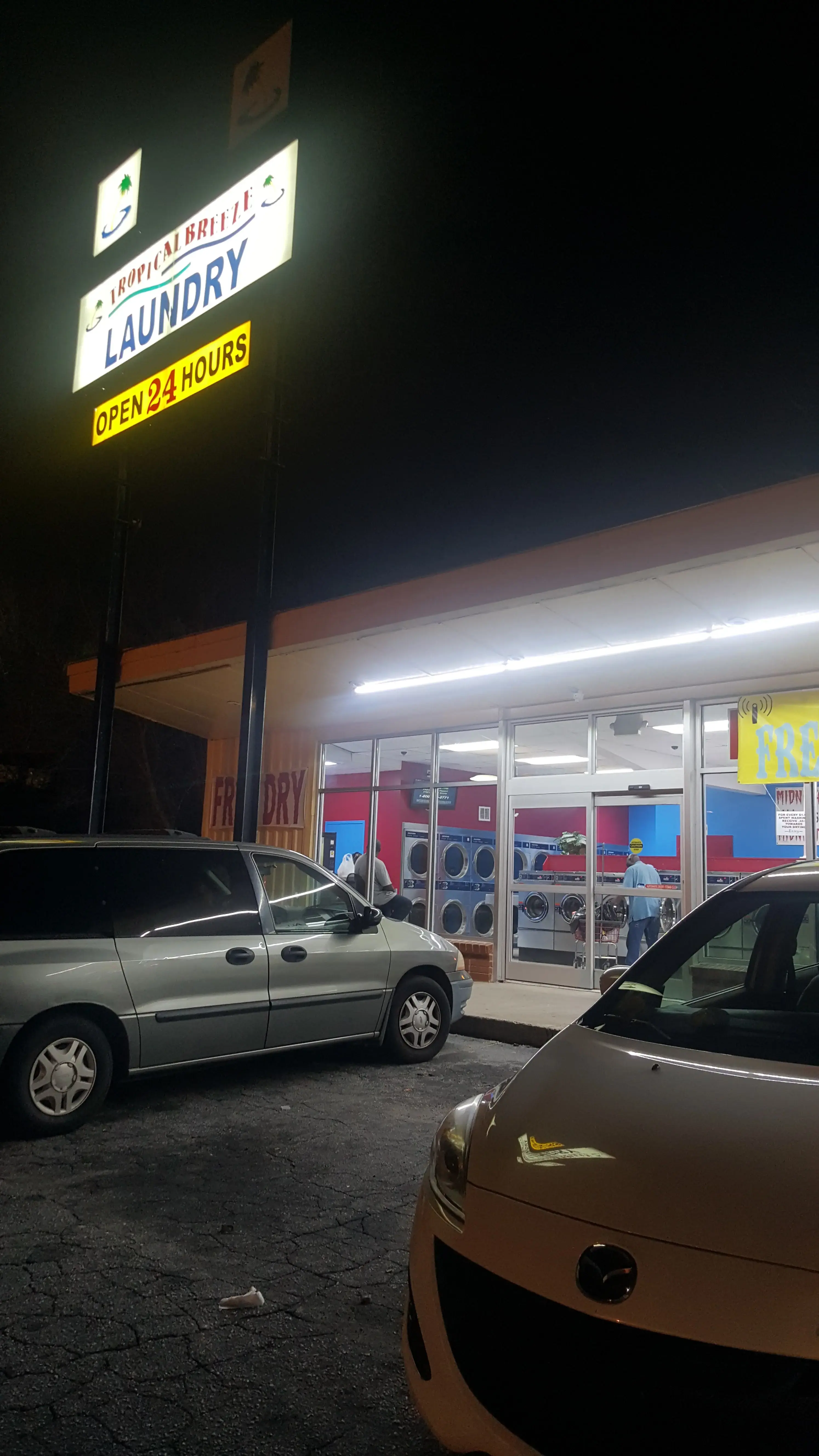 Tropical Breeze Laundromat thumbnail 11