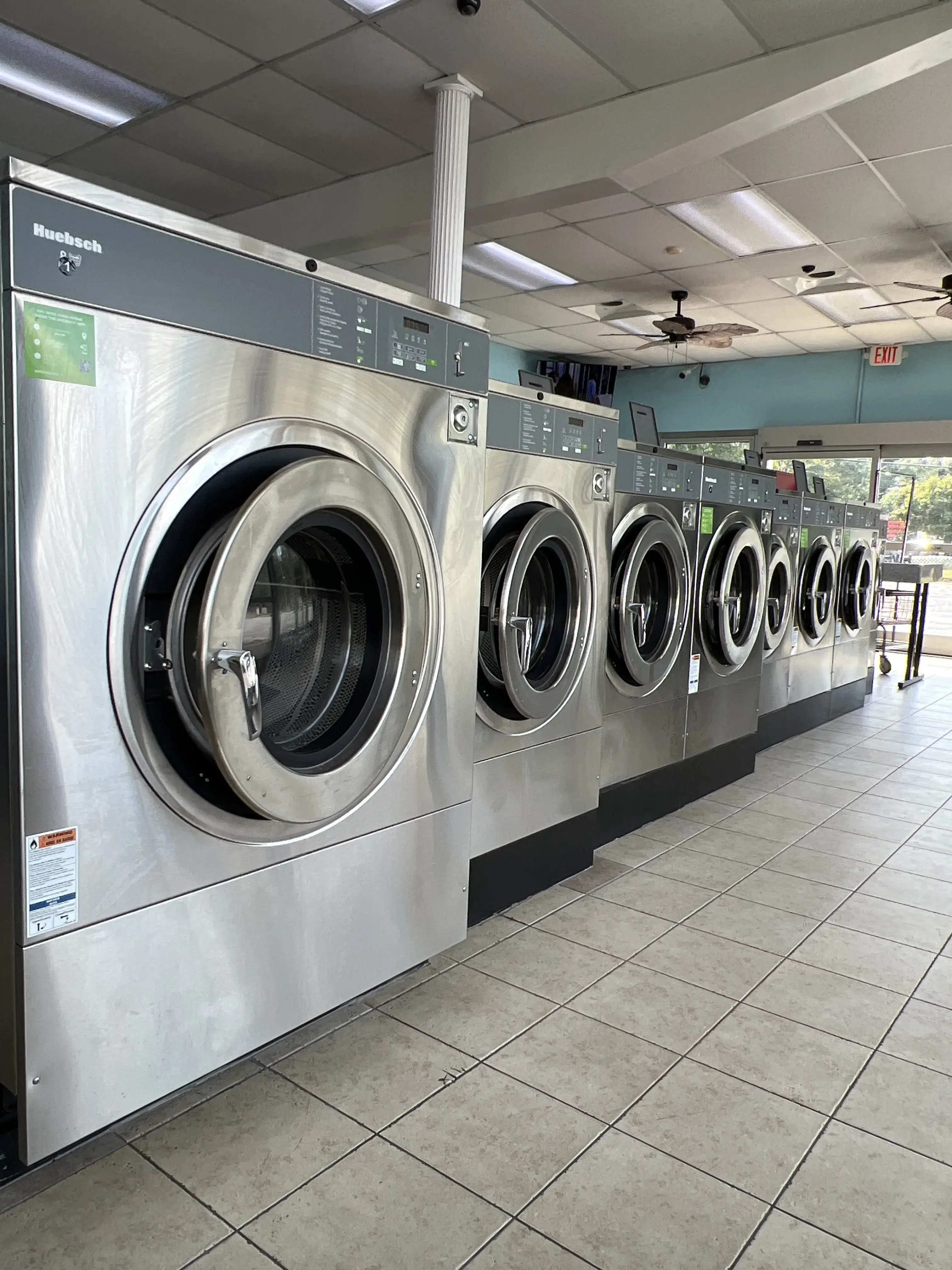 Tropical Breeze Laundromat location