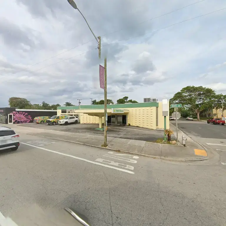 Tropical Cleaners & Laundry - Image 3