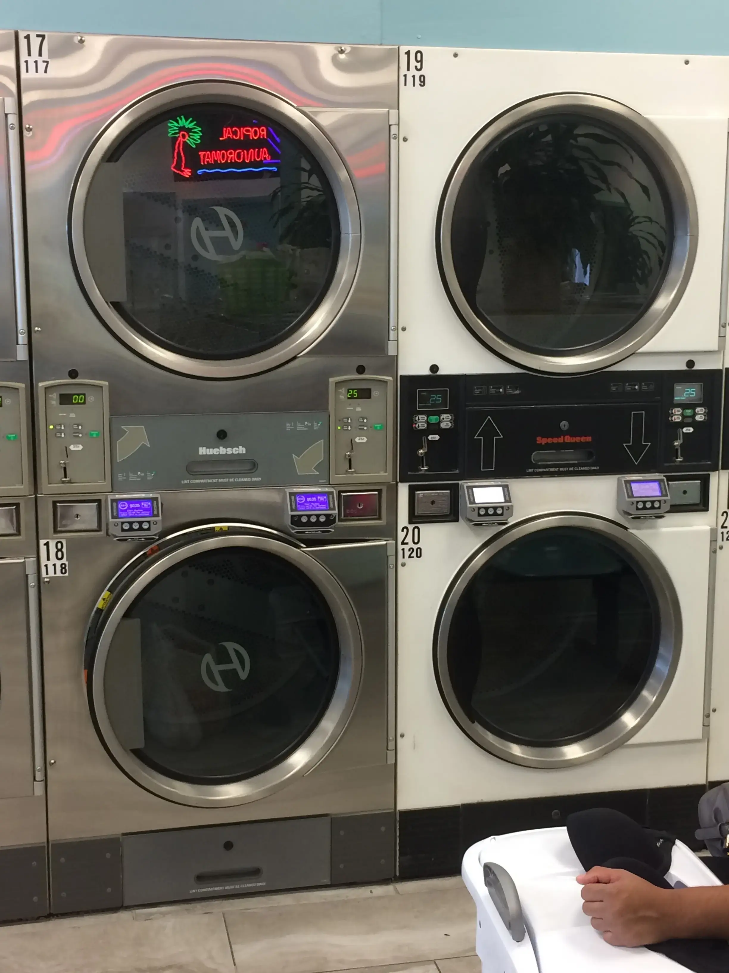Tropical Laundromat - Image 19