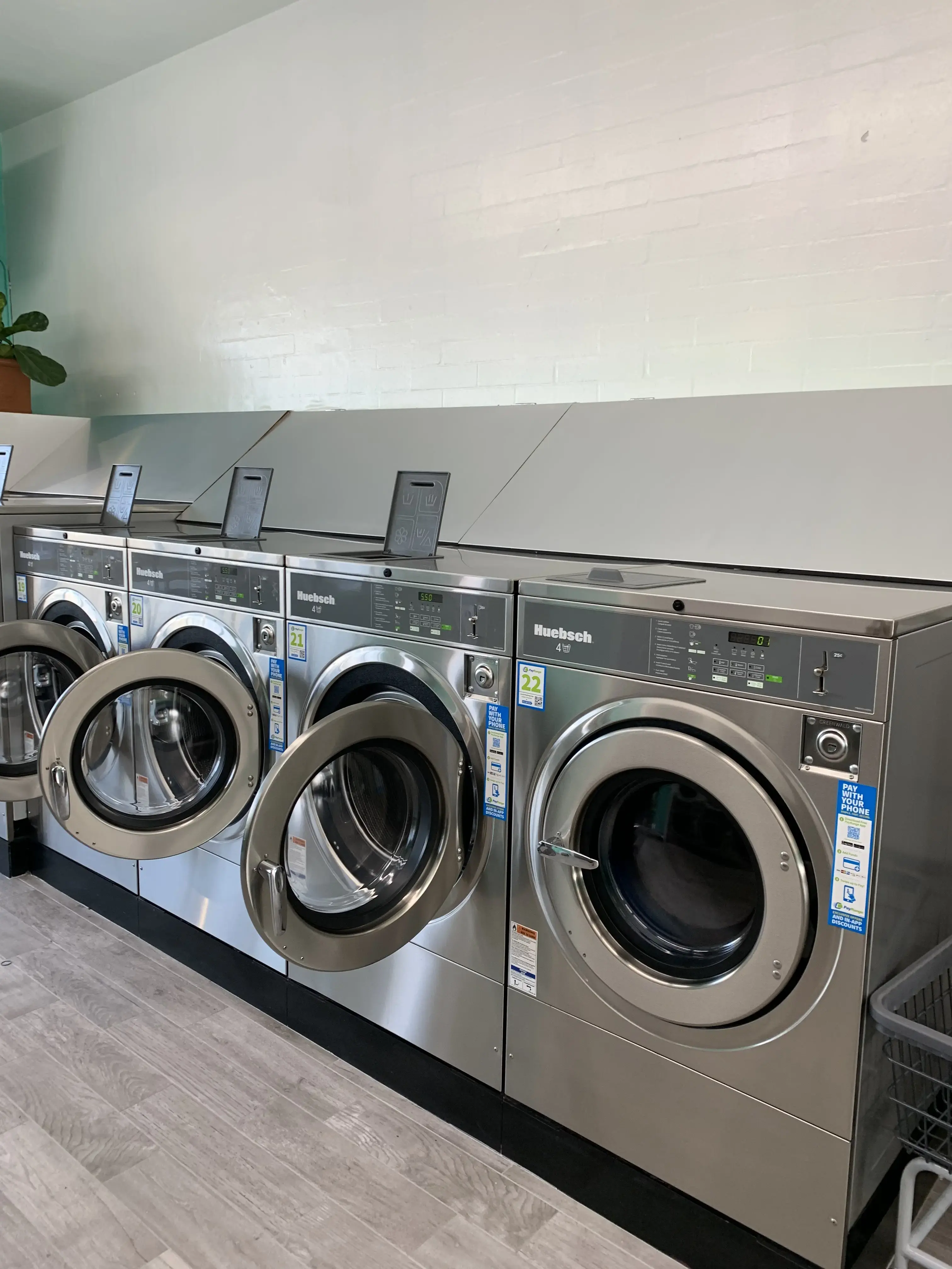 Tropical Laundry Beachside thumbnail 12